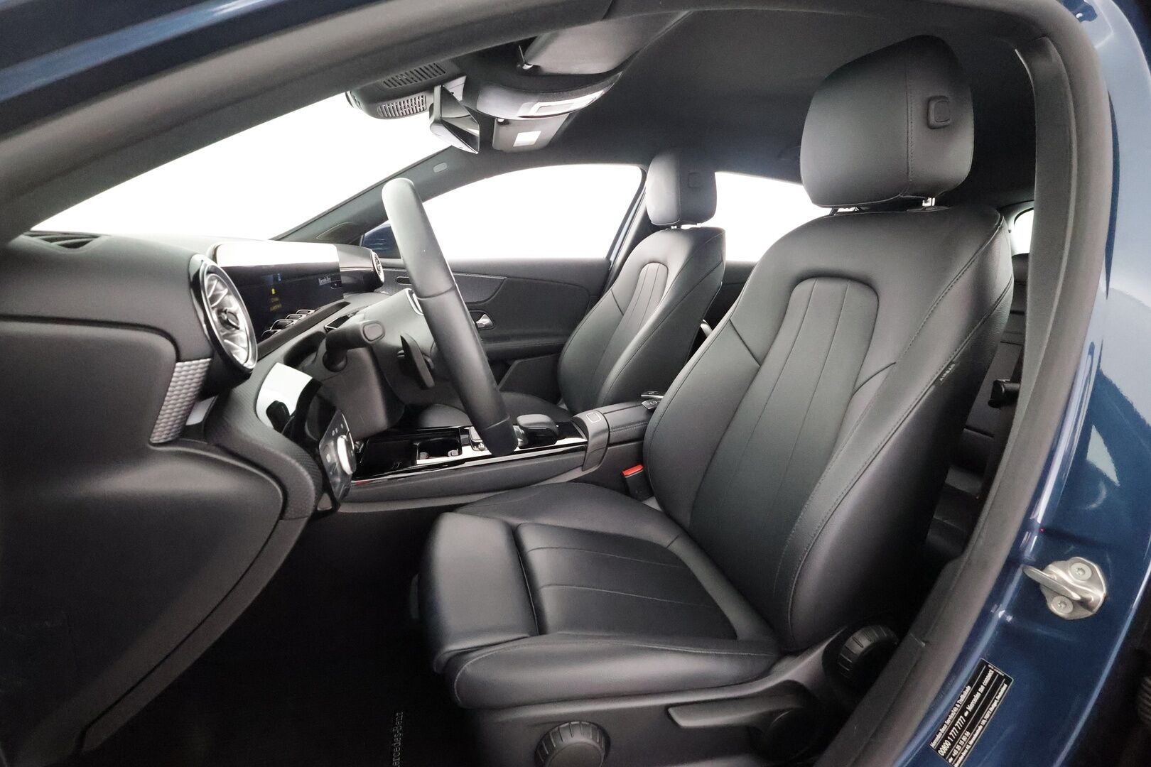 Mercedes-Benz A 2022 180 A Business - | Vakkari | Widescreen | High Performance LED | Nahat | P.Kamera | Navi | Keyless | Apple&Android | 