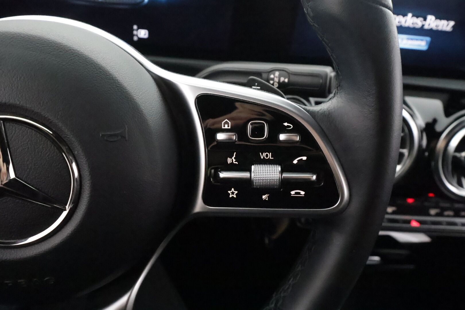 Mercedes-Benz A 2022 180 A Business - | Vakkari | Widescreen | High Performance LED | Nahat | P.Kamera | Navi | Keyless | Apple&Android | 