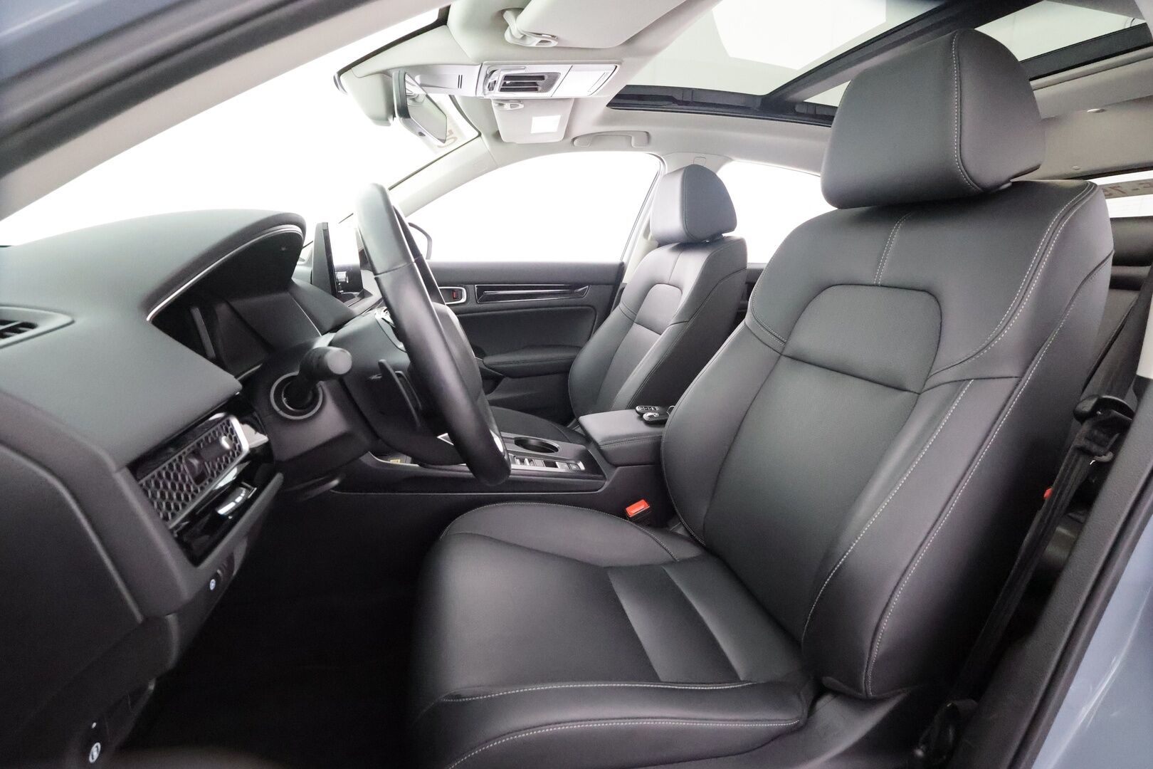 Honda Civic 2023 Hybrid Advance - | ACC | Panorama | BOSE | Nahkaverhoilu | Sähköpenkit | LKA | BSM | Keyless | P.kamera | LED | Digimittaristo | Apple & Android | Merkkihuollot | 