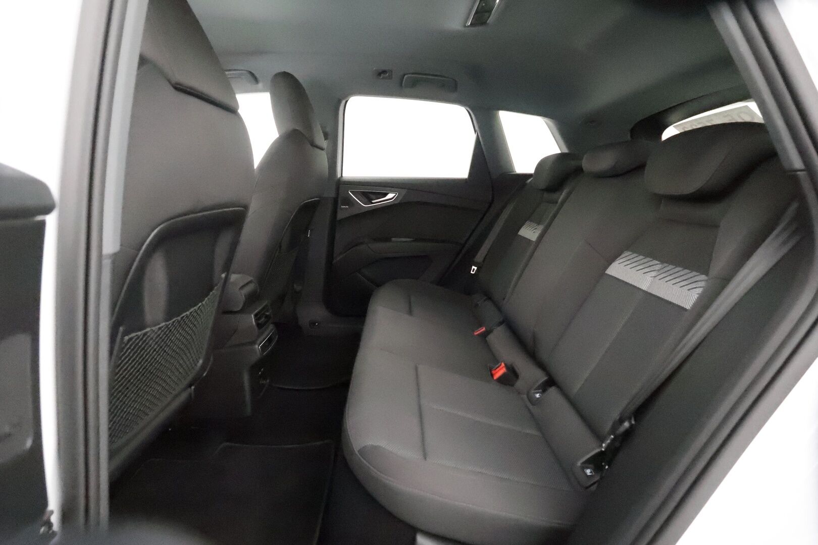 AUDI Q4 E-TRON 2023 45 E-Tron Quattro Proline - | ACC | Koukku | ILP | LED | Sonos | P.kamera | Sporttipenkit | Digimittaristo | Ratinlämmitys | Keyless | Apple&Android | Kahdet Renkaat | Merkkihuollettu |