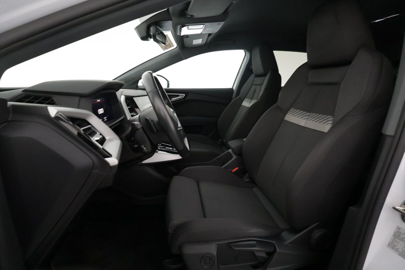 AUDI Q4 E-TRON 2023 45 E-Tron Quattro Proline - | ACC | Koukku | ILP | LED | Sonos | P.kamera | Sporttipenkit | Digimittaristo | Ratinlämmitys | Keyless | Apple&Android | Kahdet Renkaat | Merkkihuollettu |