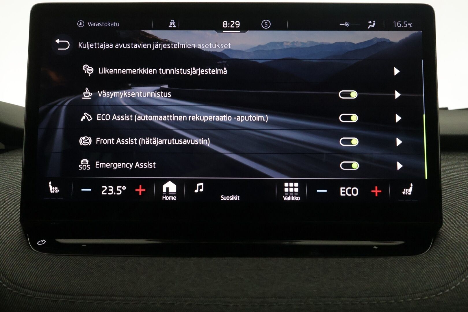 SKODA ENYAQ 2023 iV80X 265hv Convenience Plus - | ACC | ILP | Koukku | Matrix-LED | P.kamera | Puolinahat | Muistipenkki | Keyless | Apple&Android | Kahdet Renkaat | Merkkihuollettu |