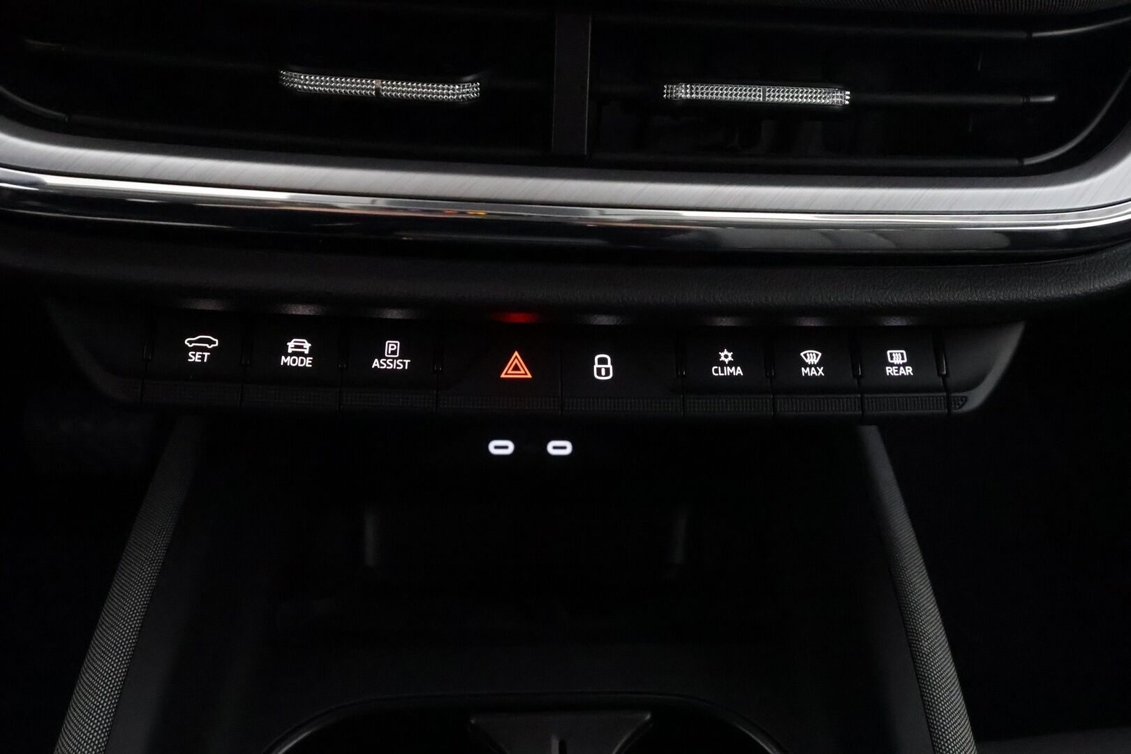 SKODA ENYAQ 2023 iV80X 265hv Convenience Plus - | ACC | ILP | Koukku | Matrix-LED | P.kamera | Puolinahat | Muistipenkki | Keyless | Apple&Android | Kahdet Renkaat | Merkkihuollettu |