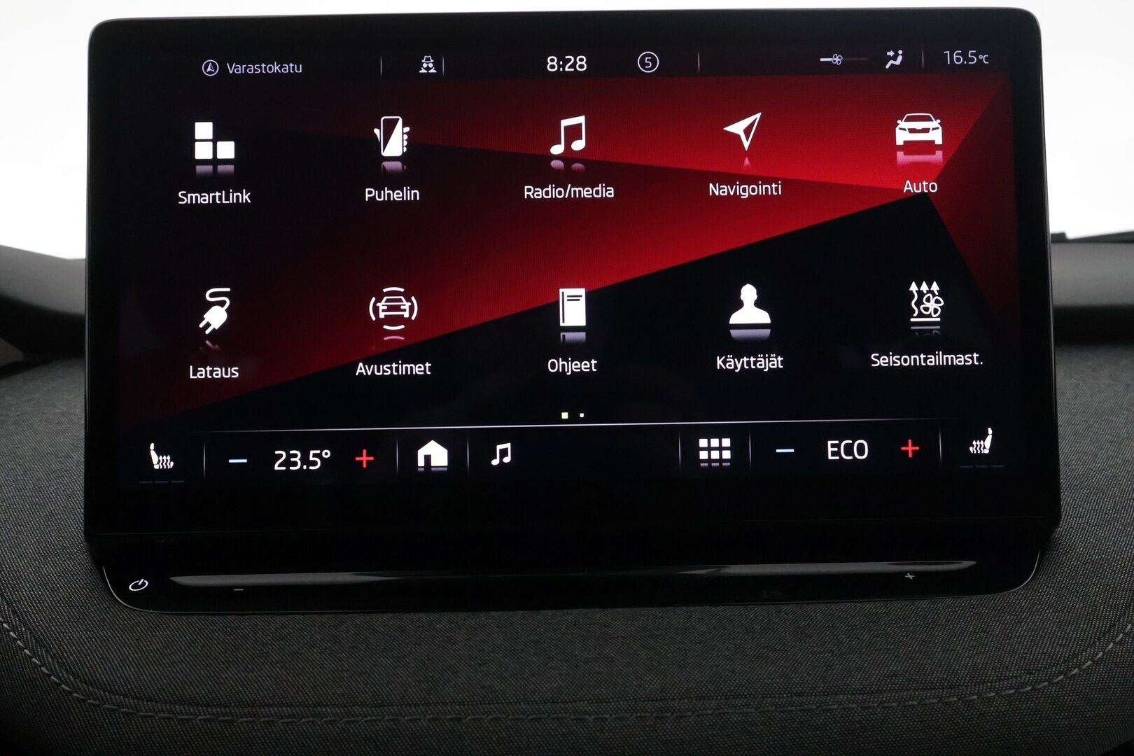 SKODA ENYAQ 2023 iV80X 265hv Convenience Plus - | ACC | ILP | Koukku | Matrix-LED | P.kamera | Puolinahat | Muistipenkki | Keyless | Apple&Android | Kahdet Renkaat | Merkkihuollettu |