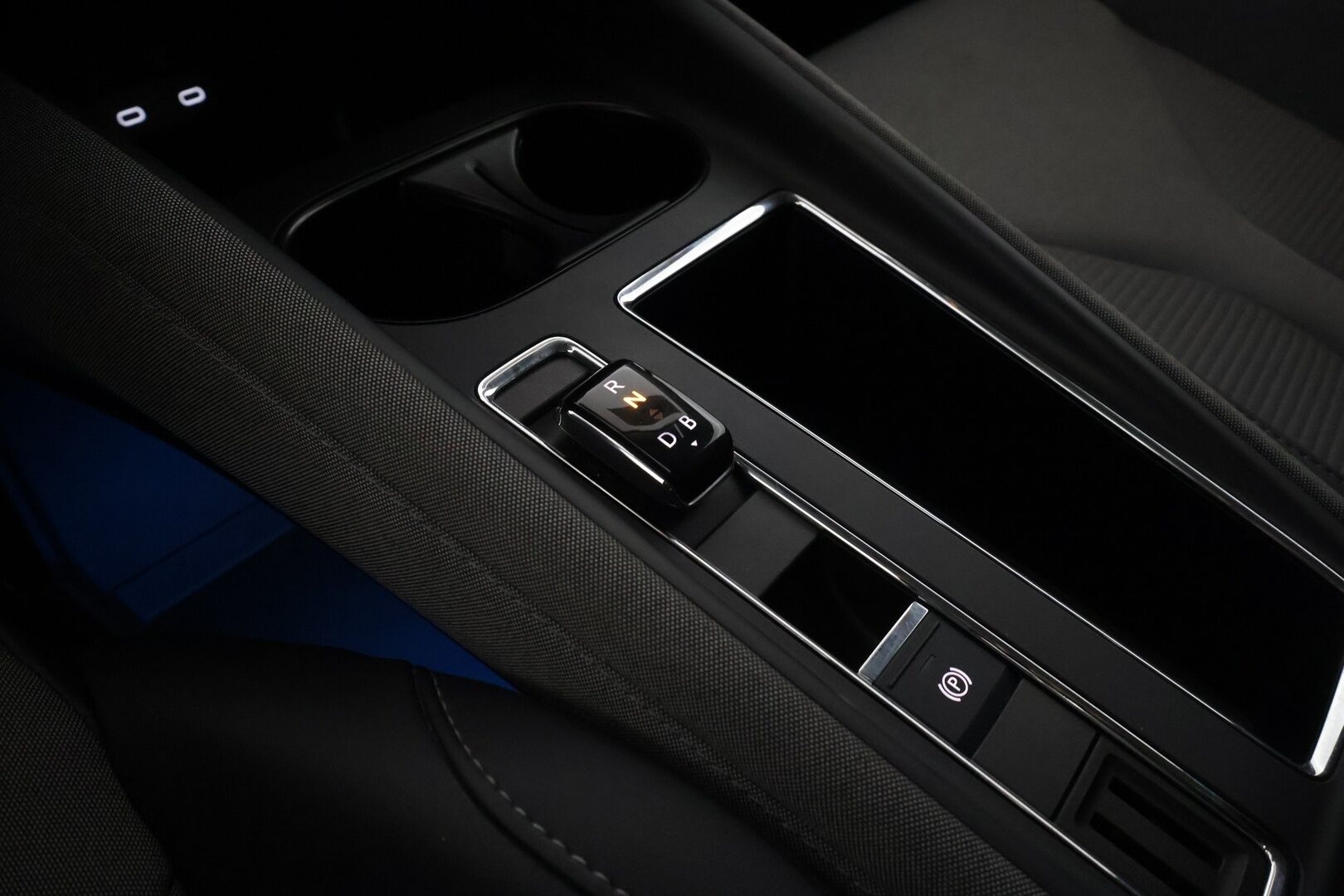 SKODA ENYAQ 2023 iV80X 265hv Convenience Plus - | ACC | ILP | Koukku | Matrix-LED | P.kamera | Puolinahat | Muistipenkki | Keyless | Apple&Android | Kahdet Renkaat | Merkkihuollettu |