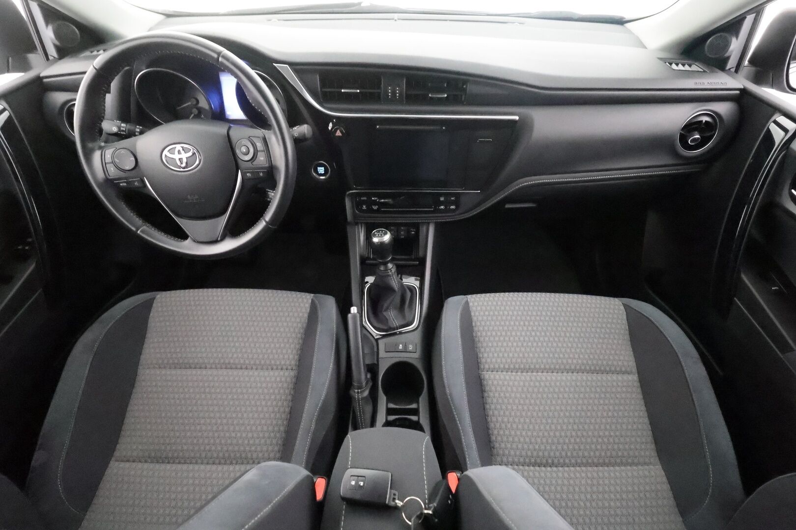 TOYOTA AURIS 2019 Hatchback 1,2 T Active - | Facelift | Merkkihuollettu | P.kamera | Keyless | Vakkari | Kaistavahti | PCS | RSA | Bluetooth | Penkinlämmittimet | Aut. pitkät | Aut. ilmastointi |