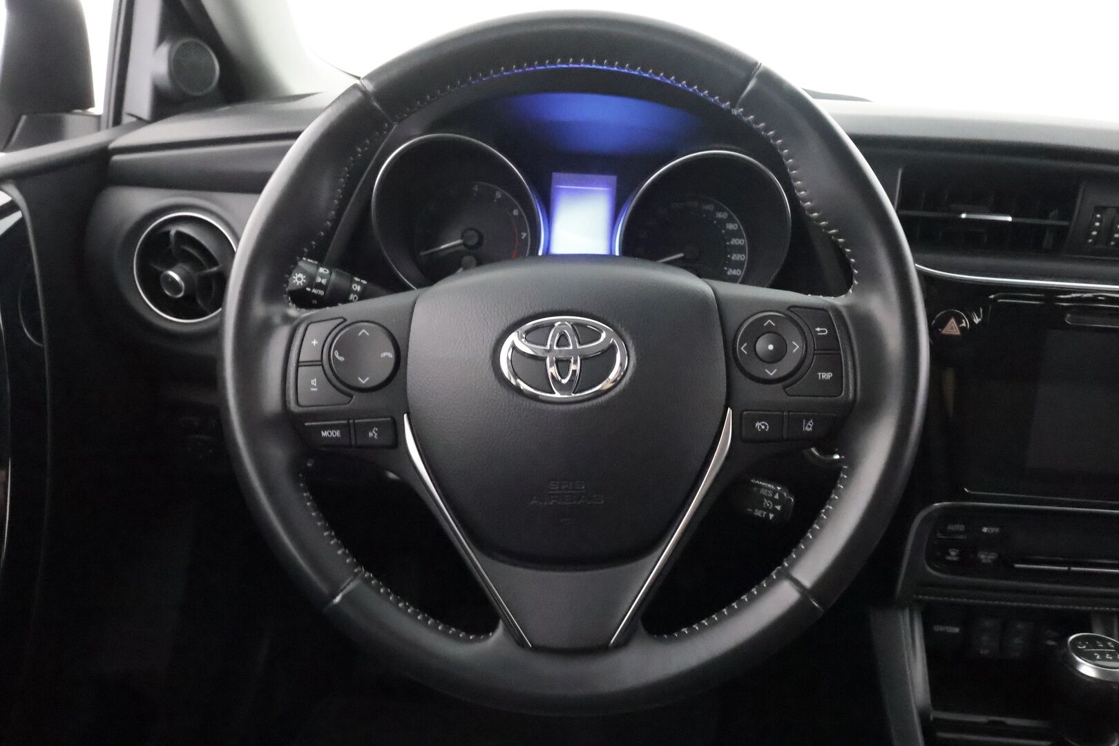 TOYOTA AURIS 2019 Hatchback 1,2 T Active - | Facelift | Merkkihuollettu | P.kamera | Keyless | Vakkari | Kaistavahti | PCS | RSA | Bluetooth | Penkinlämmittimet | Aut. pitkät | Aut. ilmastointi |