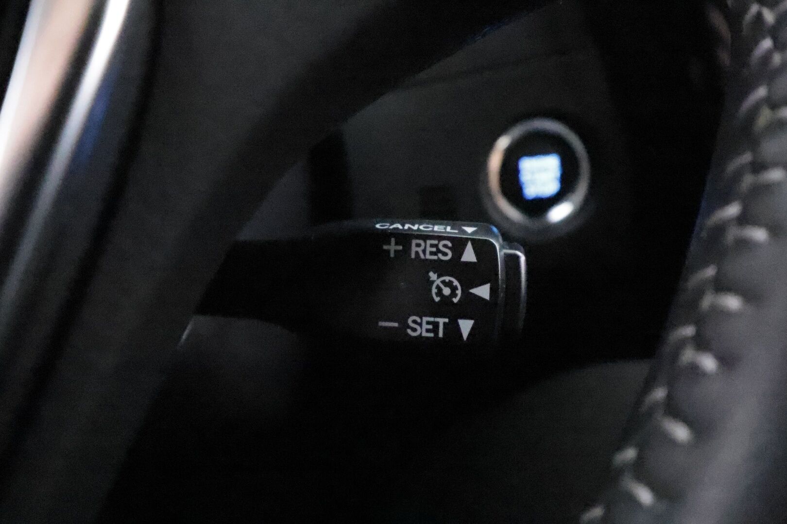 TOYOTA AURIS 2019 Hatchback 1,2 T Active - | Facelift | Merkkihuollettu | P.kamera | Keyless | Vakkari | Kaistavahti | PCS | RSA | Bluetooth | Penkinlämmittimet | Aut. pitkät | Aut. ilmastointi |