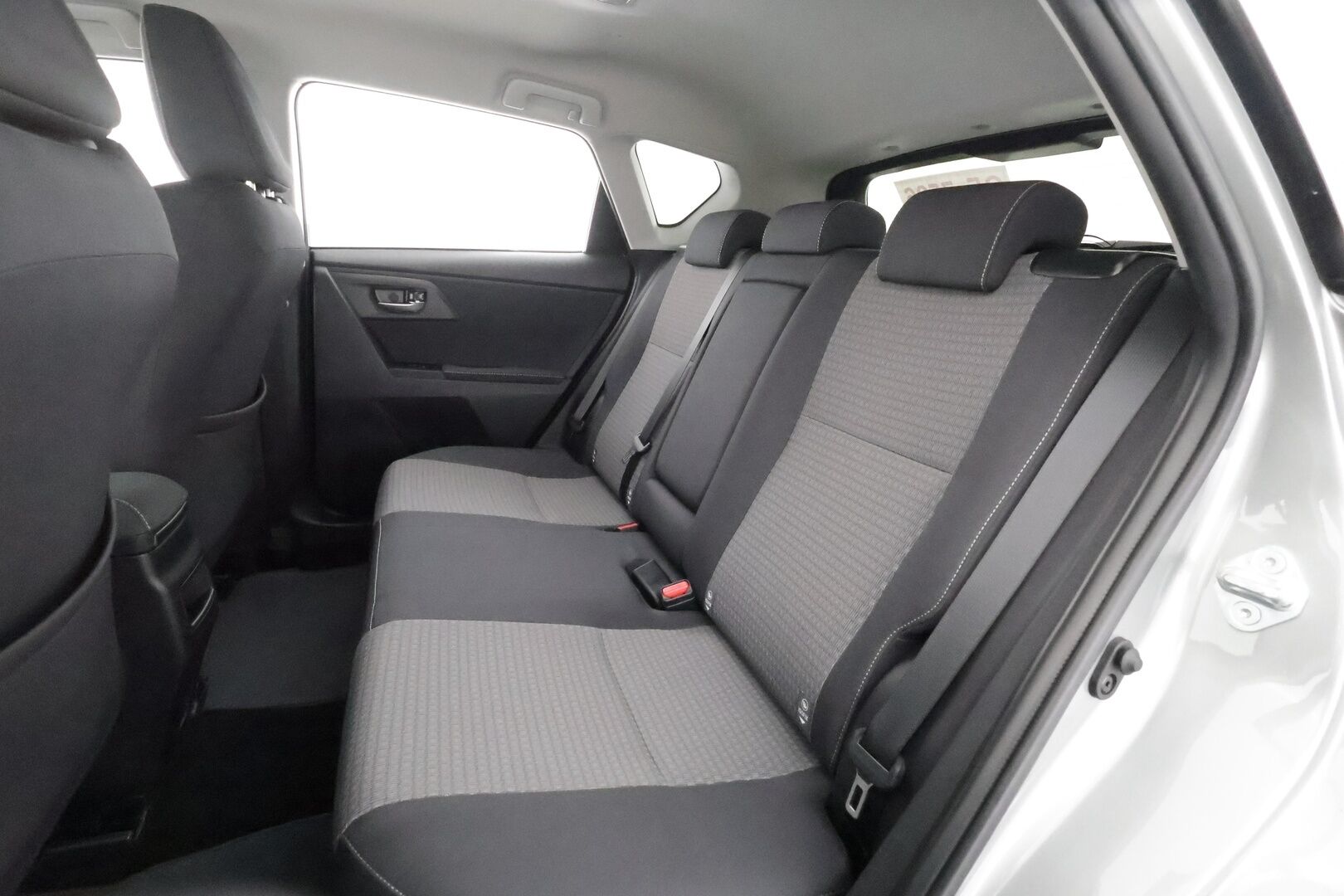 TOYOTA AURIS 2019 Hatchback 1,2 T Active - | Facelift | Merkkihuollettu | P.kamera | Keyless | Vakkari | Kaistavahti | PCS | RSA | Bluetooth | Penkinlämmittimet | Aut. pitkät | Aut. ilmastointi |