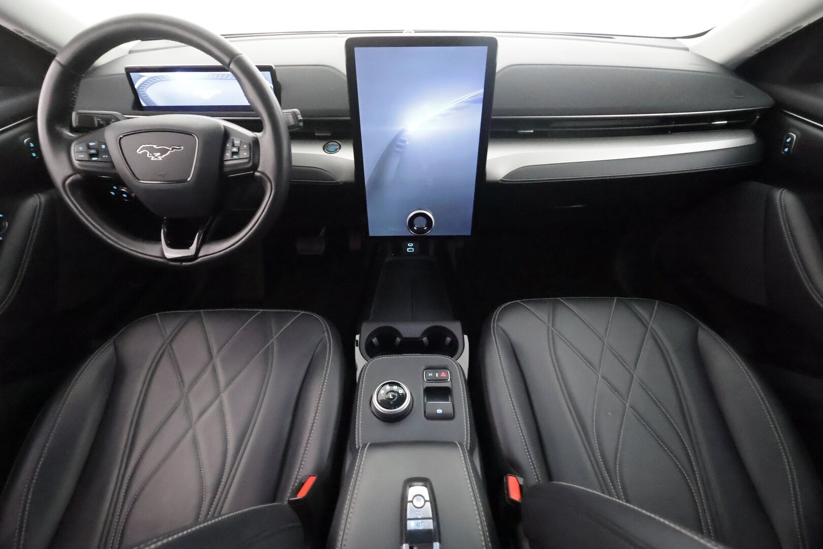 FORD MUSTANG MACH-E 2022 75kWh 269hv A1 RWD 5-ovinen - | ACC | Tikkinahat | P.kamera | Lane Assist | BLIS | Keyless | Lämm. ratti | Lämm. tuulilasi | Apple & Android | LED | Merkkihuollot | ALV | 