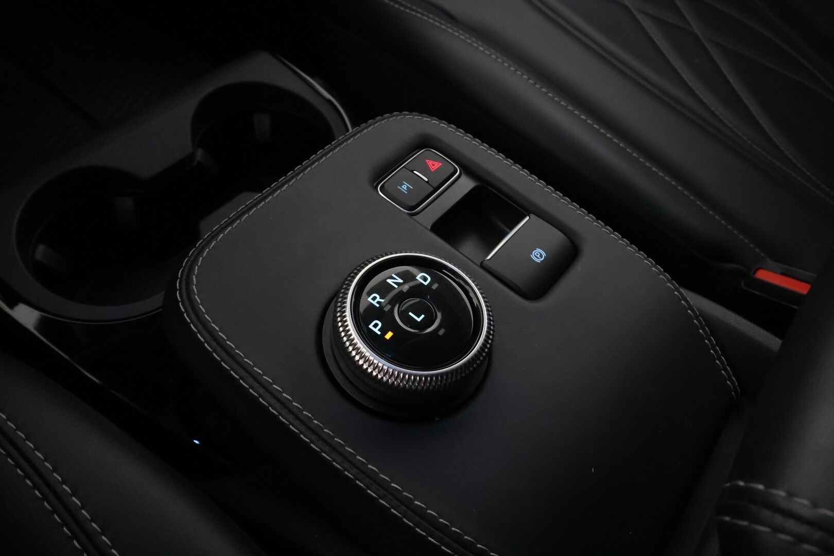 FORD MUSTANG MACH-E 2022 75kWh 269hv A1 RWD 5-ovinen - | ACC | Tikkinahat | P.kamera | Lane Assist | BLIS | Keyless | Lämm. ratti | Lämm. tuulilasi | Apple & Android | LED | Merkkihuollot | ALV | 