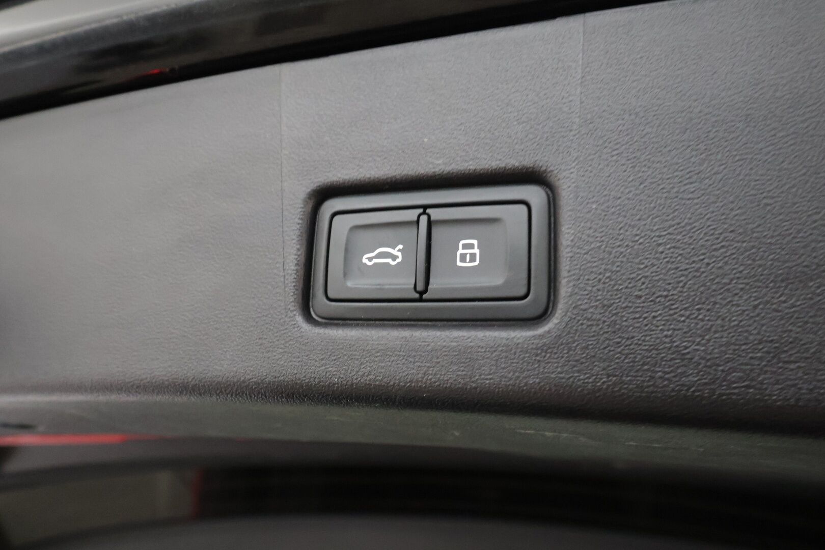 AUDI Q4 E-TRON 2023 40 Sportsback S-Line - ACC | ILP | Koukku | SONOS | S-Line | Matrix | Puolinahat | Sporttipenkit | P.kamera | Sähk. takaluukku | Keyless | Merkkihuollot | 