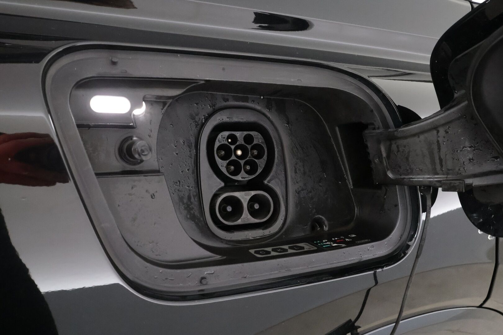 AUDI Q4 E-TRON 2023 40 Sportsback S-Line - ACC | ILP | Koukku | SONOS | S-Line | Matrix | Puolinahat | Sporttipenkit | P.kamera | Sähk. takaluukku | Keyless | Merkkihuollot | 