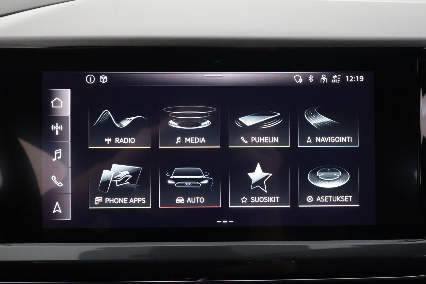 AUDI Q4 E-TRON 2023 40 Sportsback S-Line - ACC | ILP | Koukku | SONOS | S-Line | Matrix | Puolinahat | Sporttipenkit | P.kamera | Sähk. takaluukku | Keyless | Merkkihuollot | 