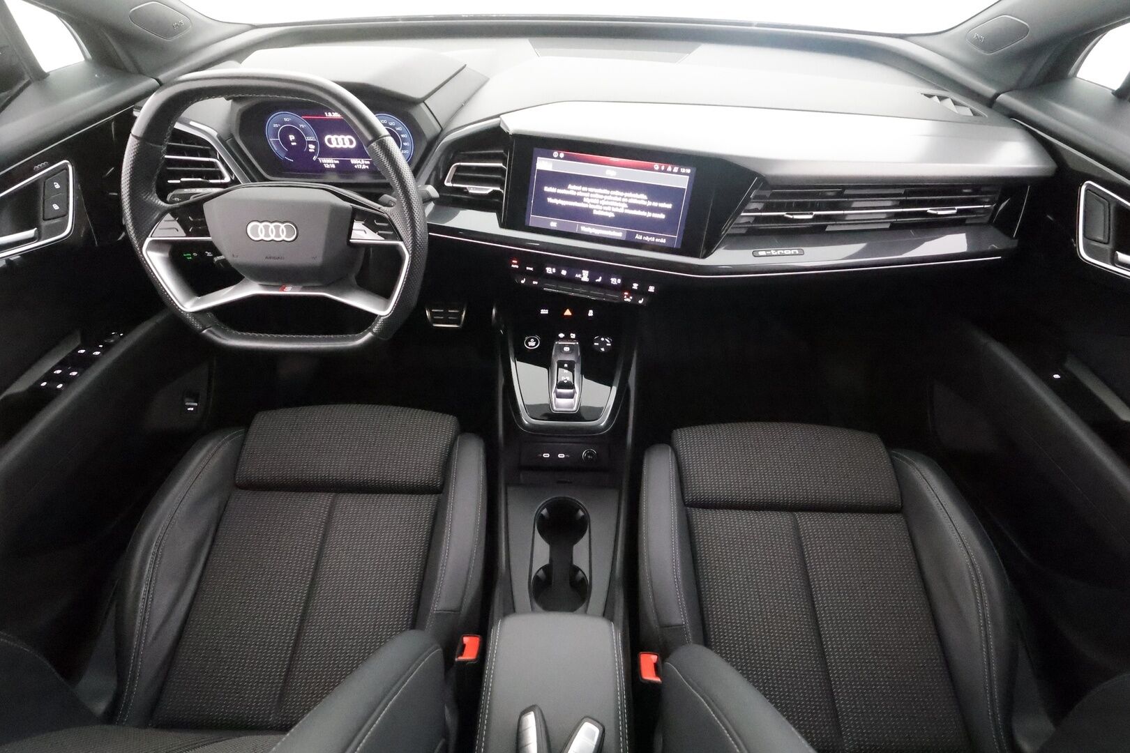 AUDI Q4 E-TRON 2023 40 Sportsback S-Line - ACC | ILP | Koukku | SONOS | S-Line | Matrix | Puolinahat | Sporttipenkit | P.kamera | Sähk. takaluukku | Keyless | Merkkihuollot | 