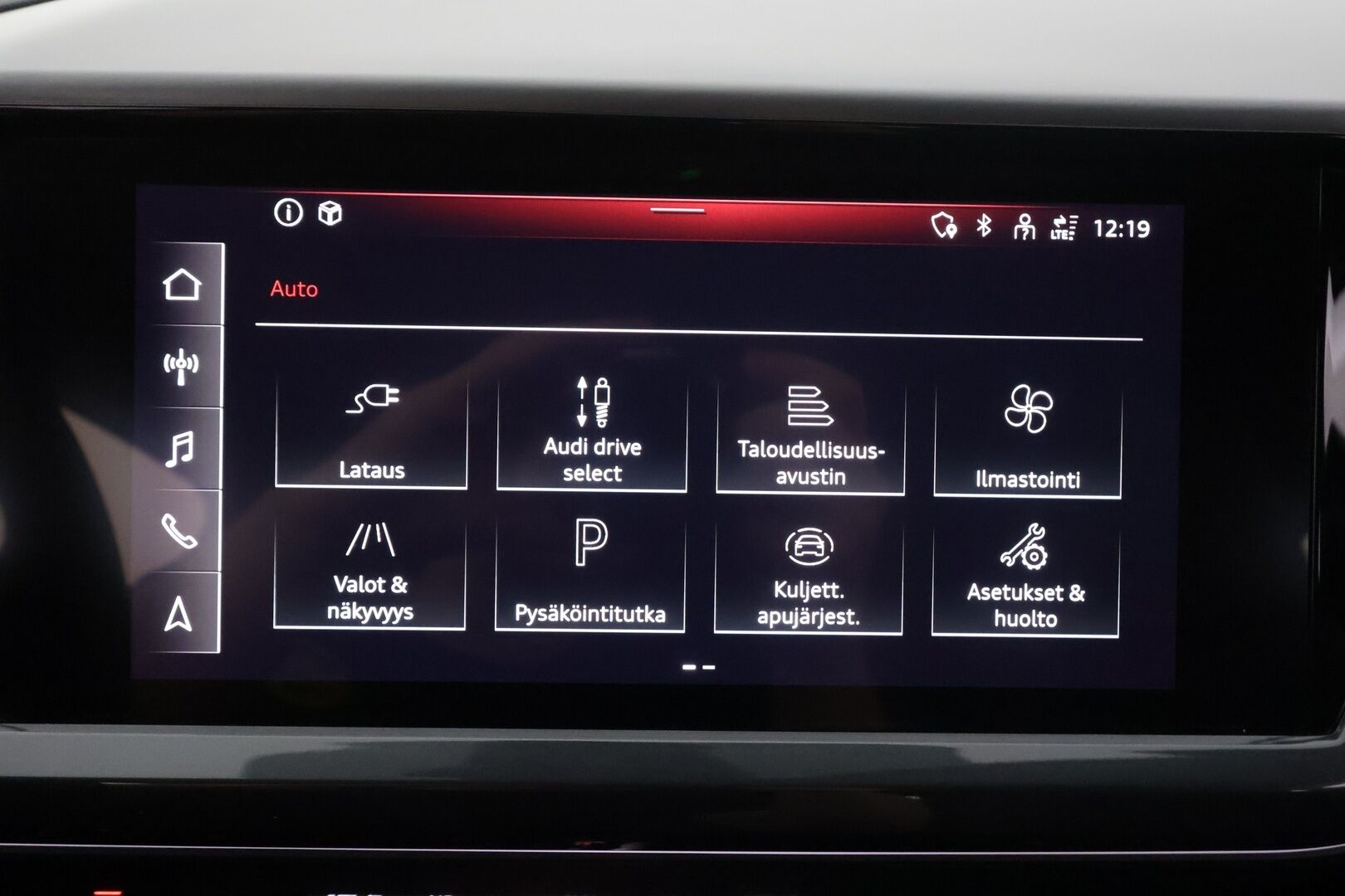 AUDI Q4 E-TRON 2023 40 Sportsback S-Line - ACC | ILP | Koukku | SONOS | S-Line | Matrix | Puolinahat | Sporttipenkit | P.kamera | Sähk. takaluukku | Keyless | Merkkihuollot | 