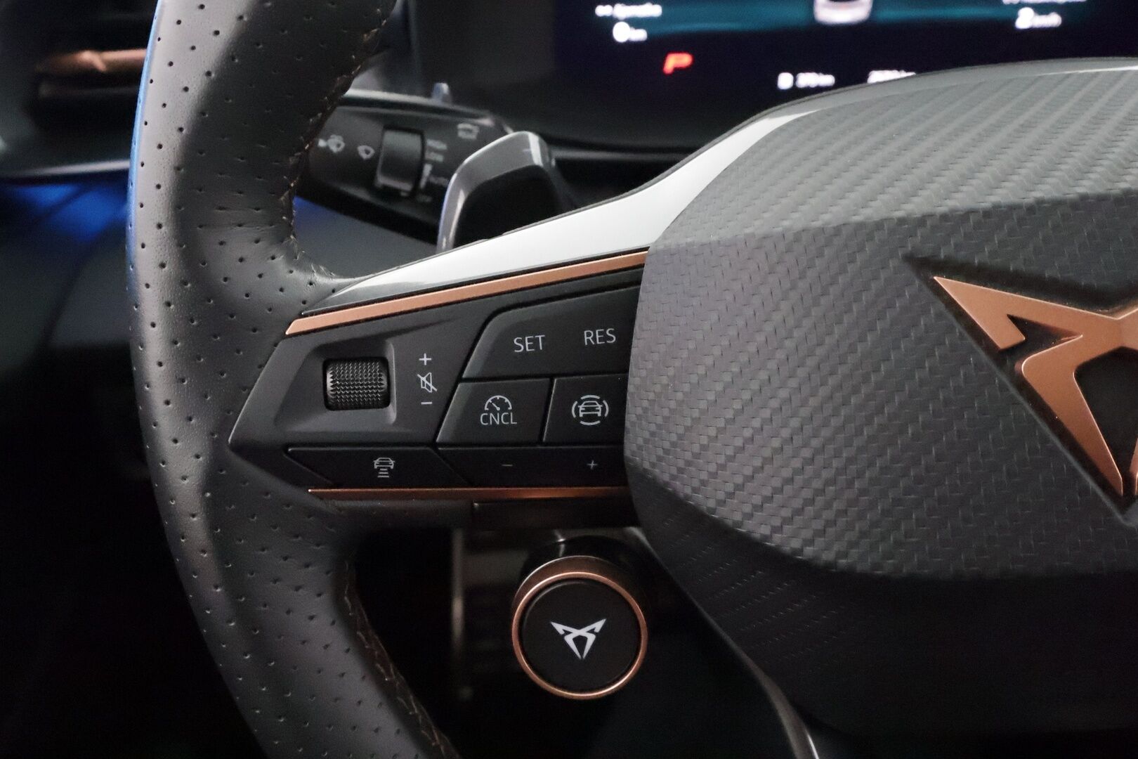 CUPRA Terramar 2025 1.5 eTSI 110 kW MHEV DSG - | ACC | Webasto | Koukku | P. Kamera | Puolinahat | Digimittaristo | Ratinlämmitys | Keyless | Apple&Android | Kahdet Cupran vanteet