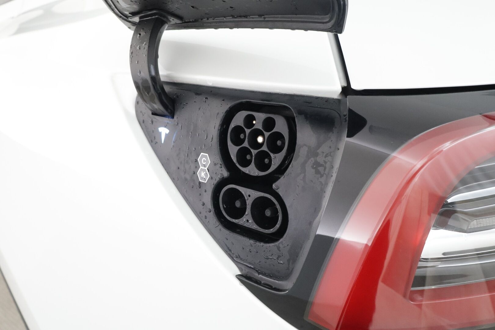 TESLA MODEL Y 2022 Performance - | ILP | Koukku | ACC | Lasikatto | Matrix-LED | Muistipenkki | P.Kamera | Premium Audio | Navi | Kaistavahti | Keyless | 