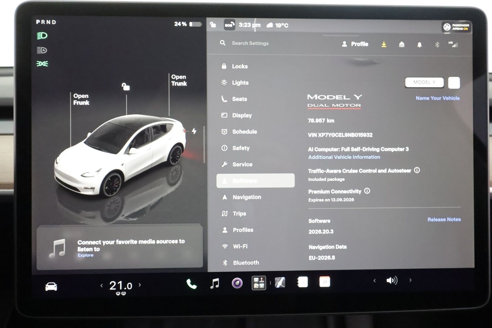 TESLA MODEL Y 2022 Performance - | ILP | Koukku | ACC | Lasikatto | Matrix-LED | Muistipenkki | P.Kamera | Premium Audio | Navi | Kaistavahti | Keyless | 