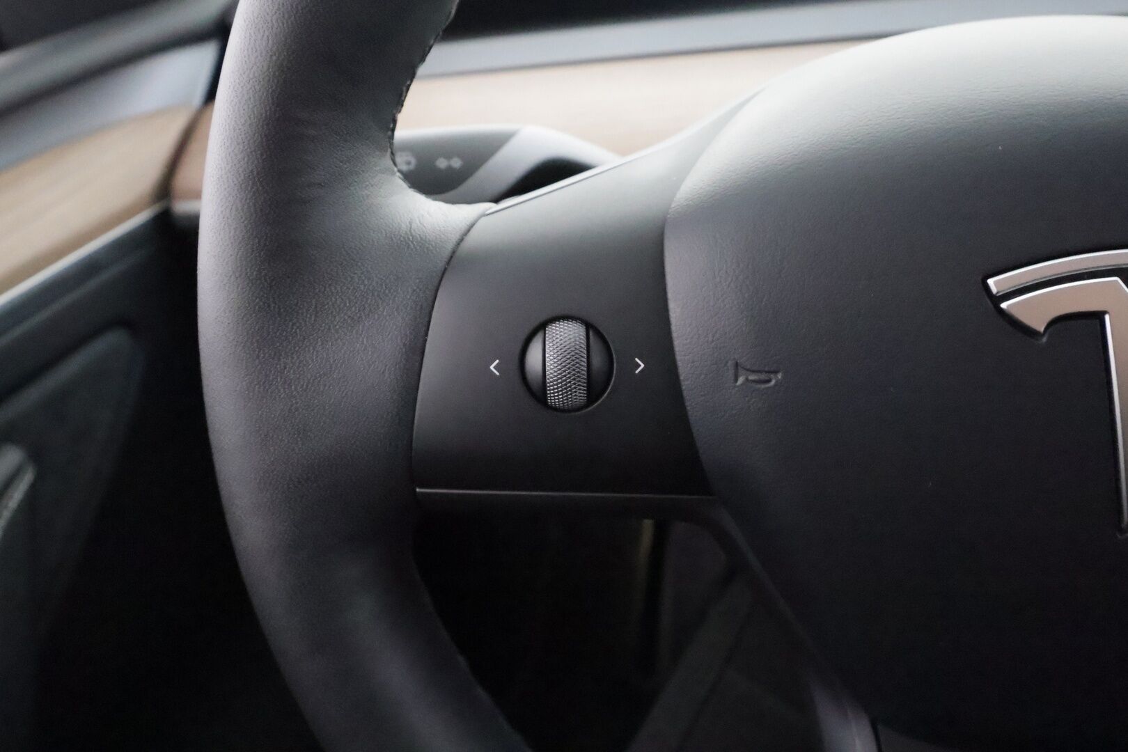 TESLA MODEL Y 2022 Performance - | ILP | Koukku | ACC | Lasikatto | Matrix-LED | Muistipenkki | P.Kamera | Premium Audio | Navi | Kaistavahti | Keyless | 