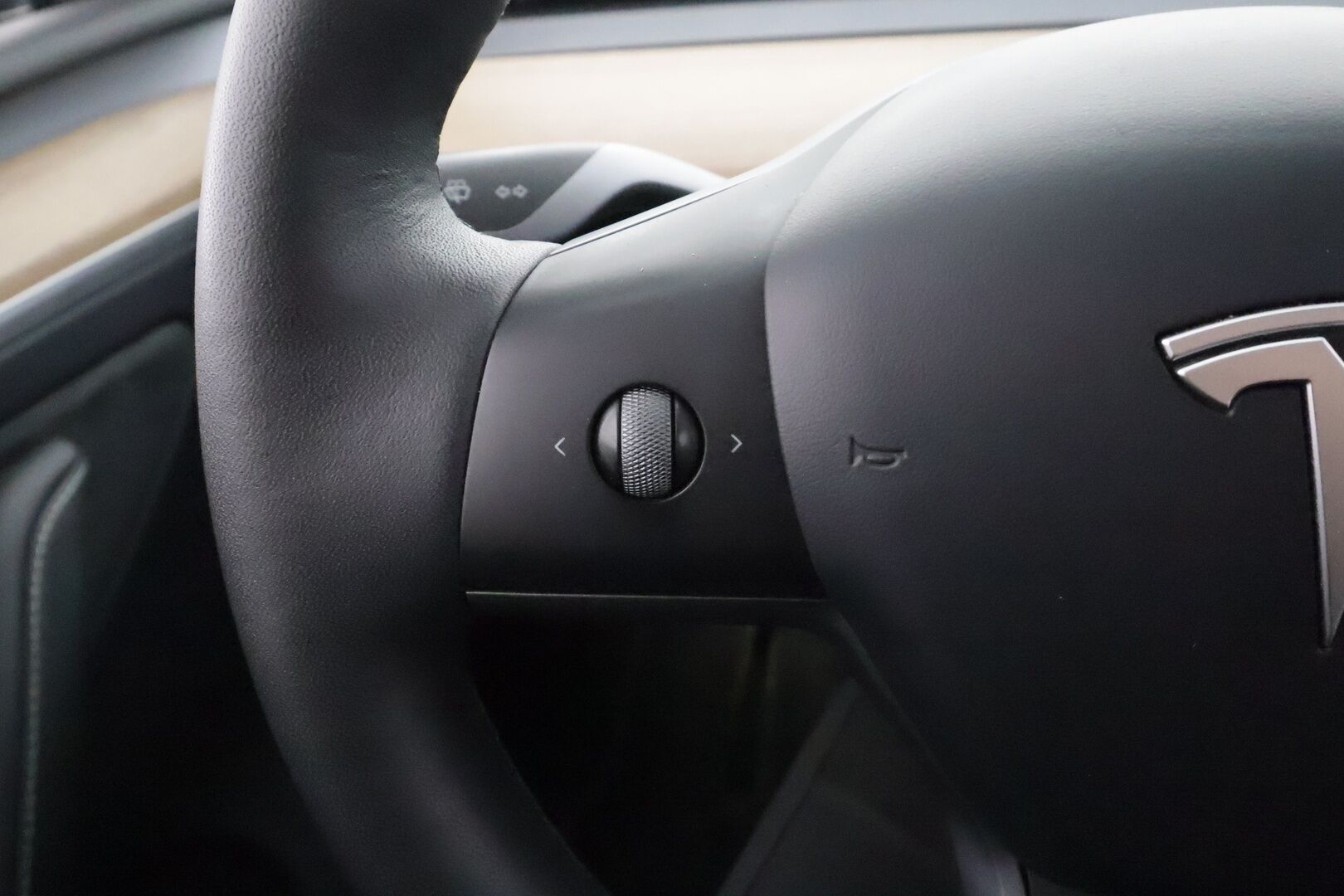 TESLA MODEL Y 2022 Performance Dual Motor - | ILP | Koukku | ACC | Lasikatto | Matrix-LED | P.Kamera | Muistipenkki | Premium Audio | Navi | Kaistavahti | Keyless | Kahdet renkaat |