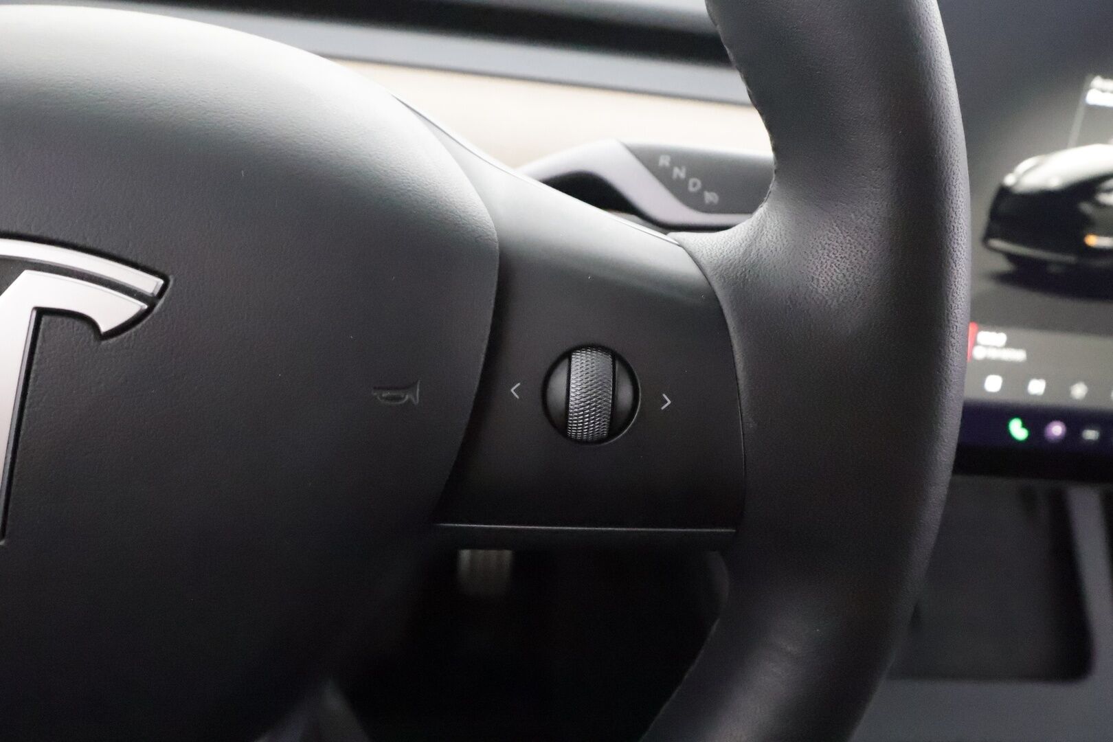 TESLA MODEL Y 2022 Performance Dual Motor - | ILP | Koukku | ACC | Lasikatto | Matrix-LED | P.Kamera | Muistipenkki | Premium Audio | Navi | Kaistavahti | Keyless | Kahdet renkaat |