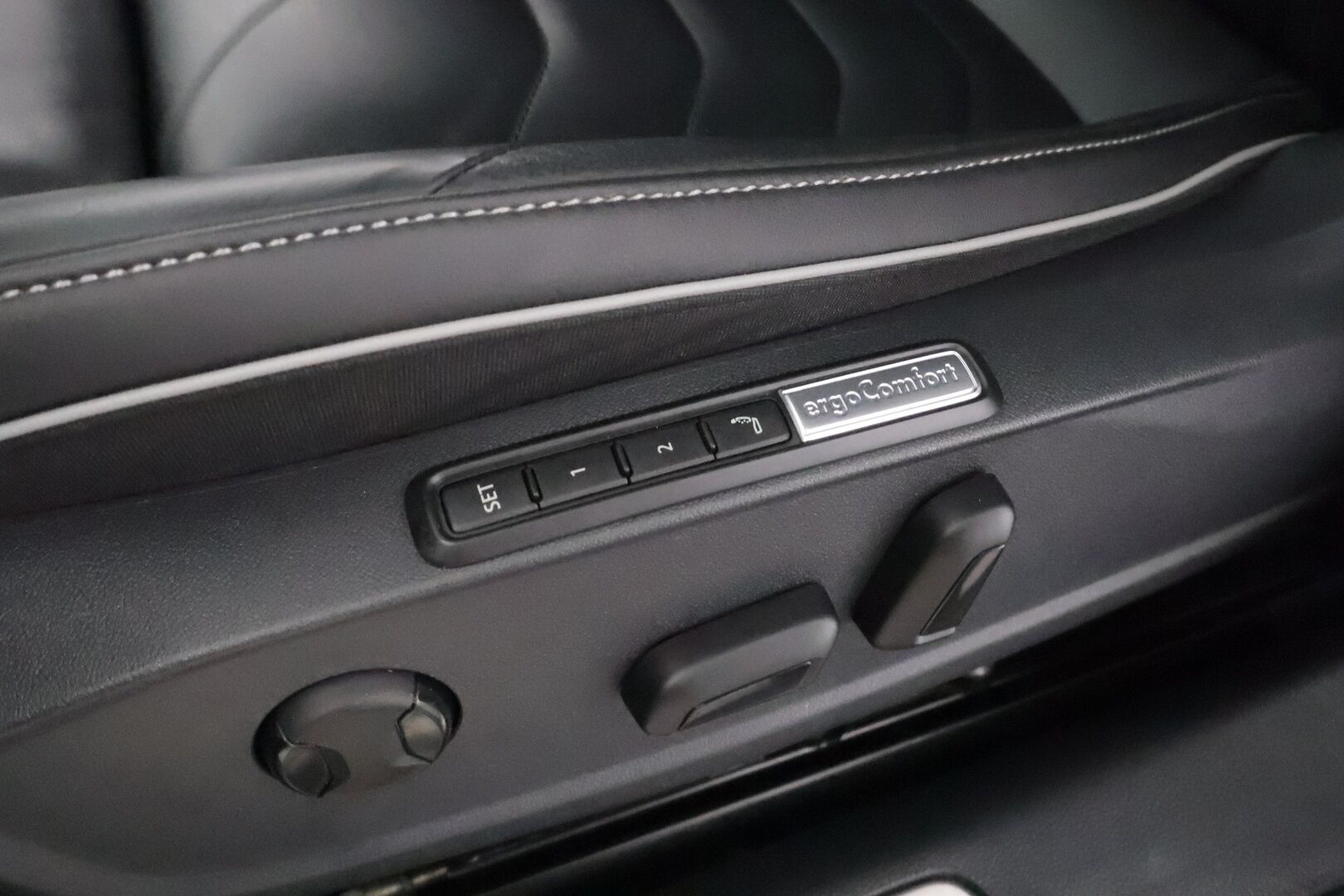 VOLKSWAGEN ARTEON 2022 2.0 TSI R-Line Shooting Brake - | ACC | Webasto | Koukku | Adapt LED | Hierova Ergocomfort istuin | H/K | 360-Kamera | Nahat | Keyless | Apple&Android | Merkkihuollettu | Kahdet Renkaat |