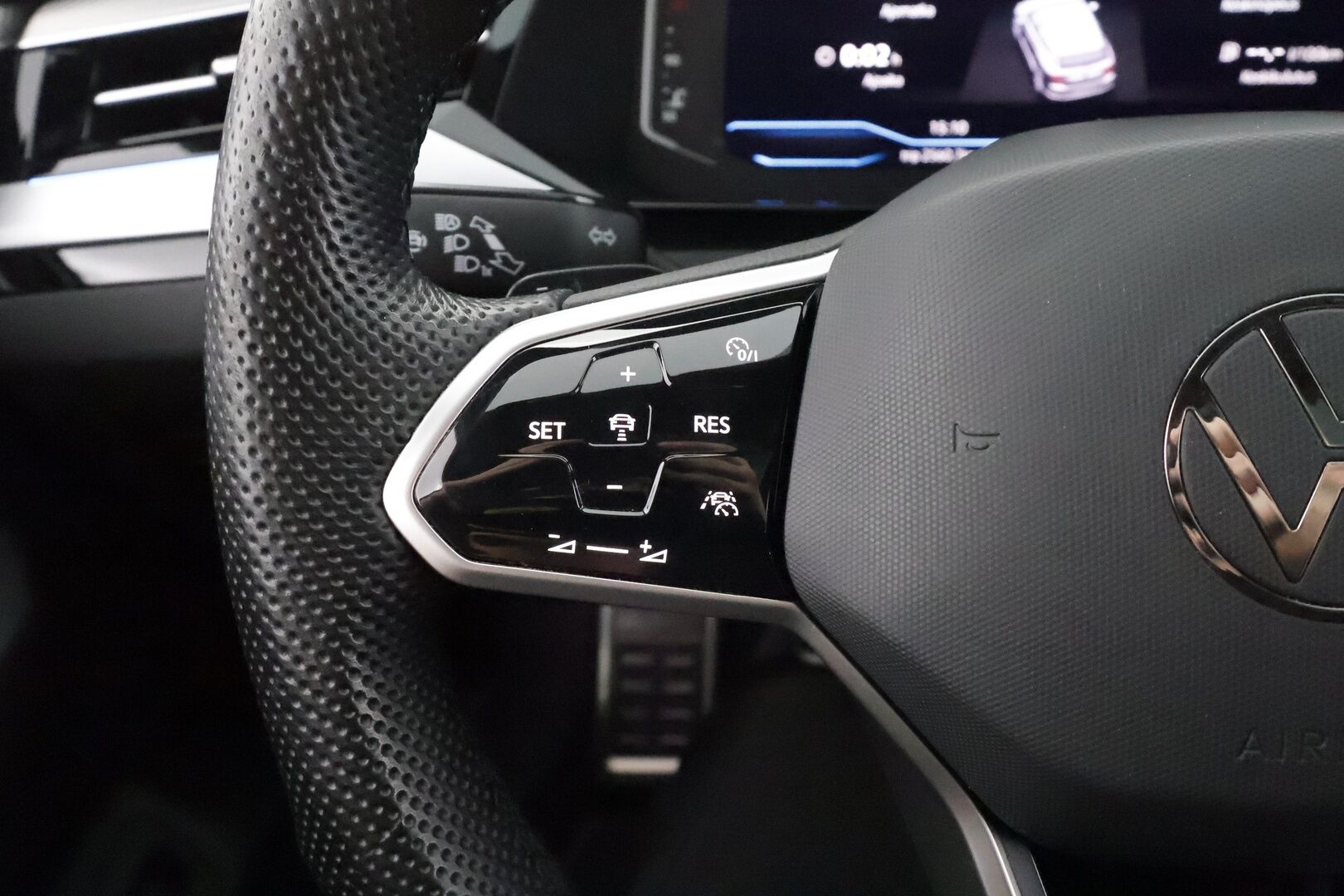 VOLKSWAGEN ARTEON 2022 2.0 TSI R-Line Shooting Brake - | ACC | Webasto | Koukku | Adapt LED | Hierova Ergocomfort istuin | H/K | 360-Kamera | Nahat | Keyless | Apple&Android | Merkkihuollettu | Kahdet Renkaat |