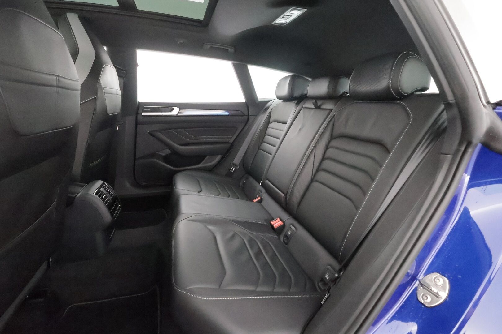 VOLKSWAGEN ARTEON 2022 2.0 TSI R-Line Shooting Brake - | ACC | Webasto | Koukku | Adapt LED | Hierova Ergocomfort istuin | H/K | 360-Kamera | Nahat | Keyless | Apple&Android | Merkkihuollettu | Kahdet Renkaat |