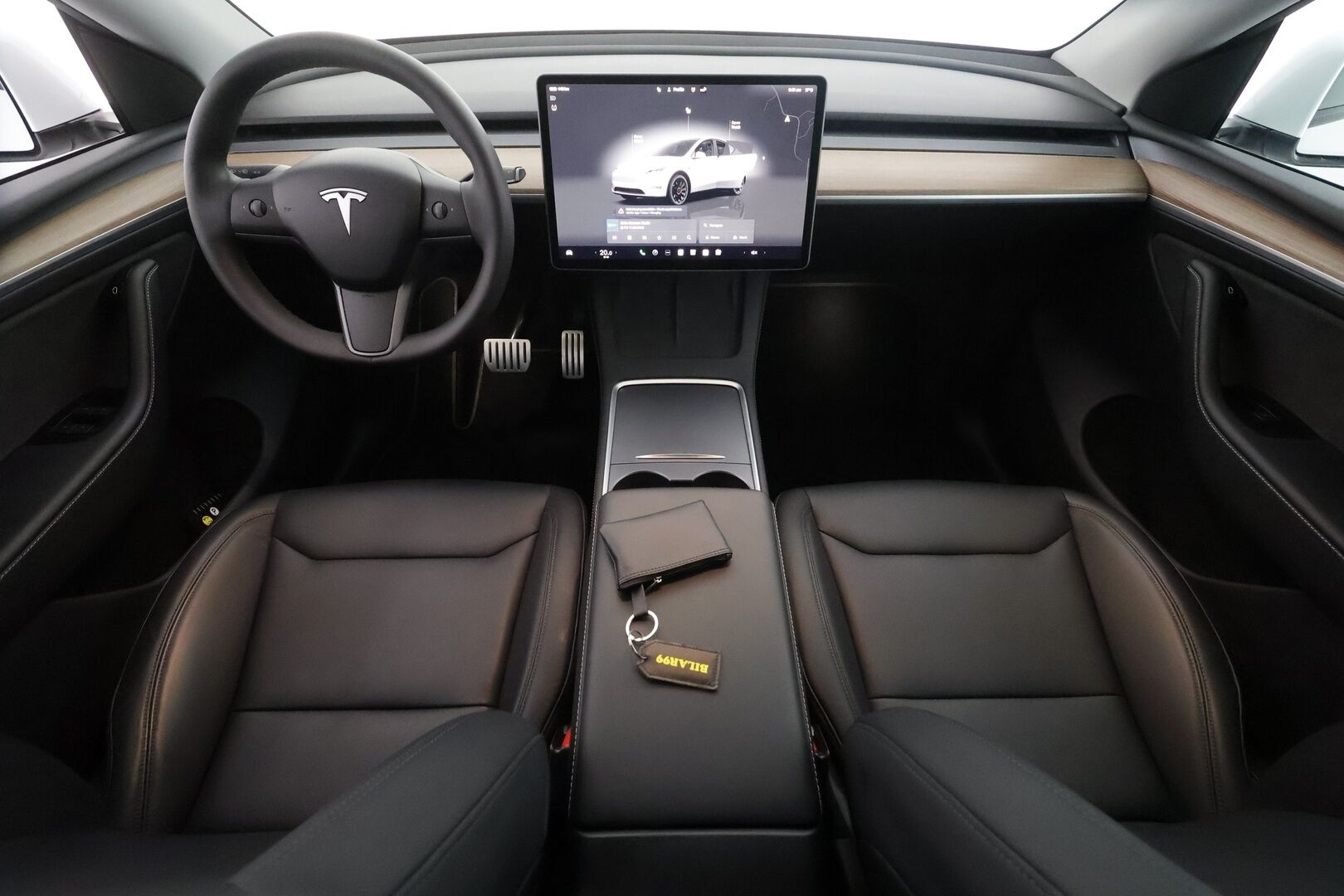 Tesla Model Y 2024 Performance - | ACC | ILP | Koukku | Matrix | Ryzen | Premium Audio | Lasikatto | Muistipenkki | Sähkönahat | P.kamera | Autosteer | 2x kaapelit | ALV |