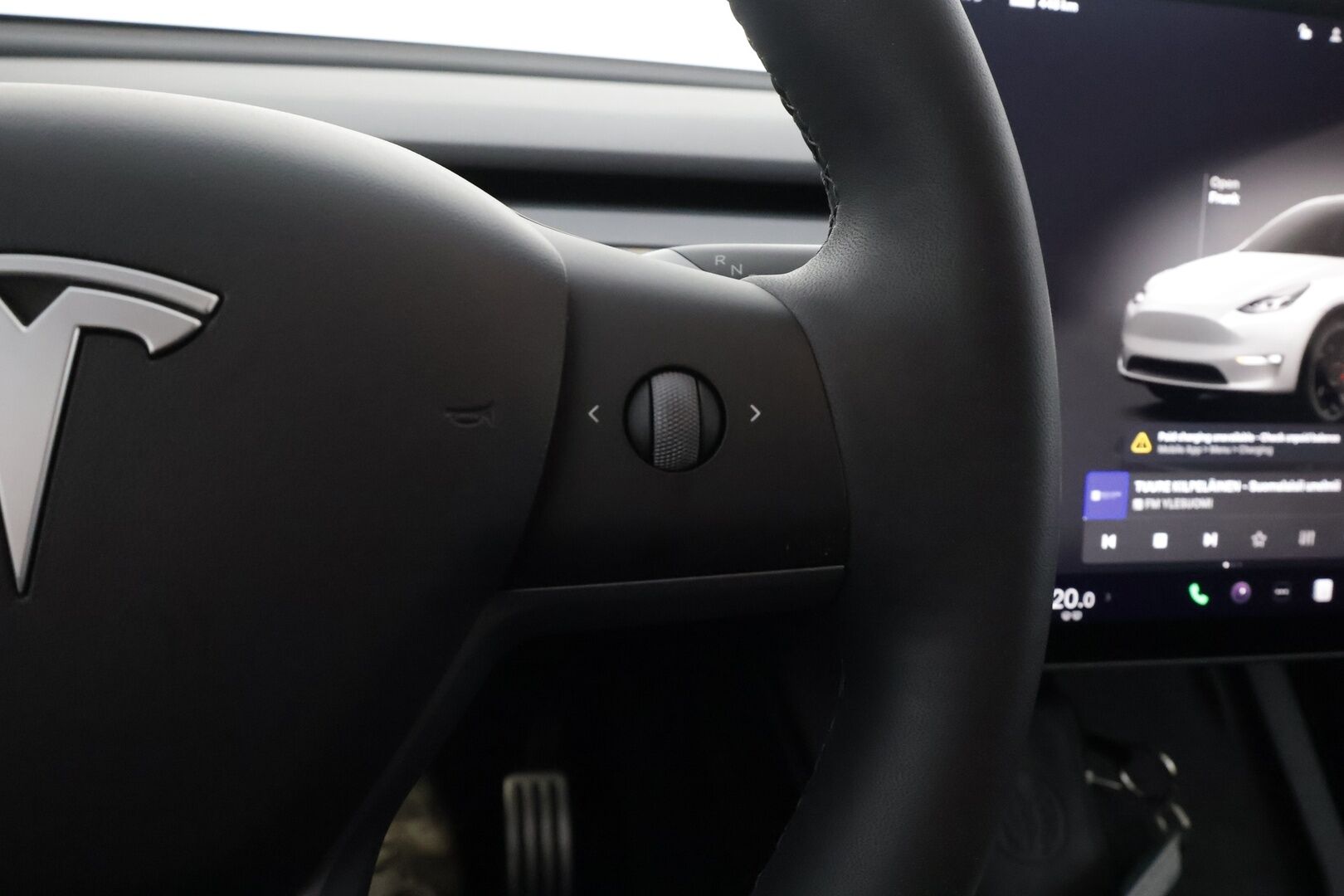 Tesla Model Y 2024 Performance - | ACC | ILP | Koukku | Matrix | Ryzen | Premium Audio | Lasikatto | Muistipenkki | Sähkönahat | P.kamera | Autosteer | 2x kaapelit | ALV |
