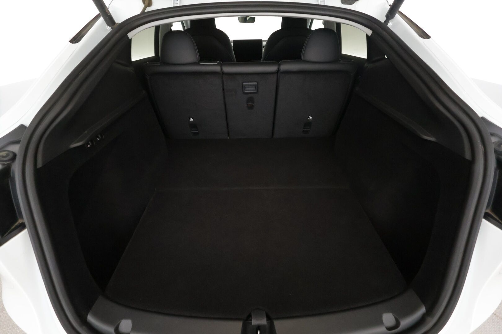 Tesla Model Y 2024 Performance - | ACC | ILP | Koukku | Matrix | Ryzen | Premium Audio | Lasikatto | Muistipenkki | Sähkönahat | P.kamera | Autosteer | 2x kaapelit | ALV |
