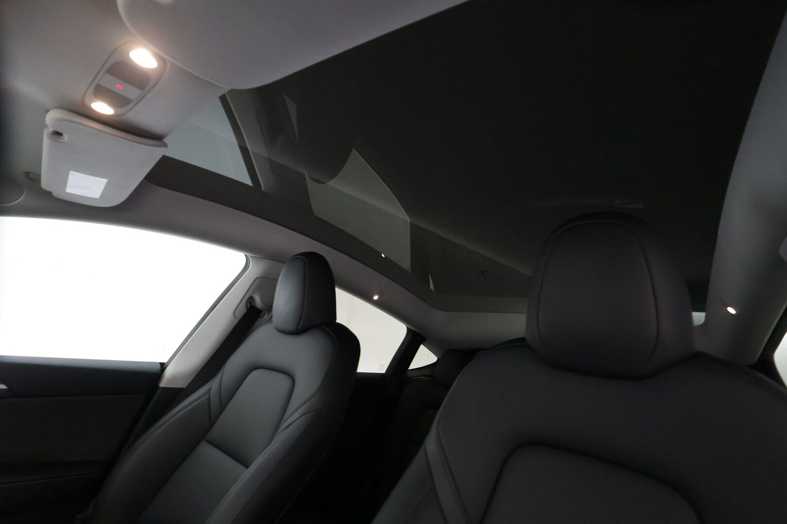 Tesla Model Y 2024 Performance - | ACC | ILP | Koukku | Matrix | Ryzen | Premium Audio | Lasikatto | Muistipenkki | Sähkönahat | P.kamera | Autosteer | 2x kaapelit | ALV |