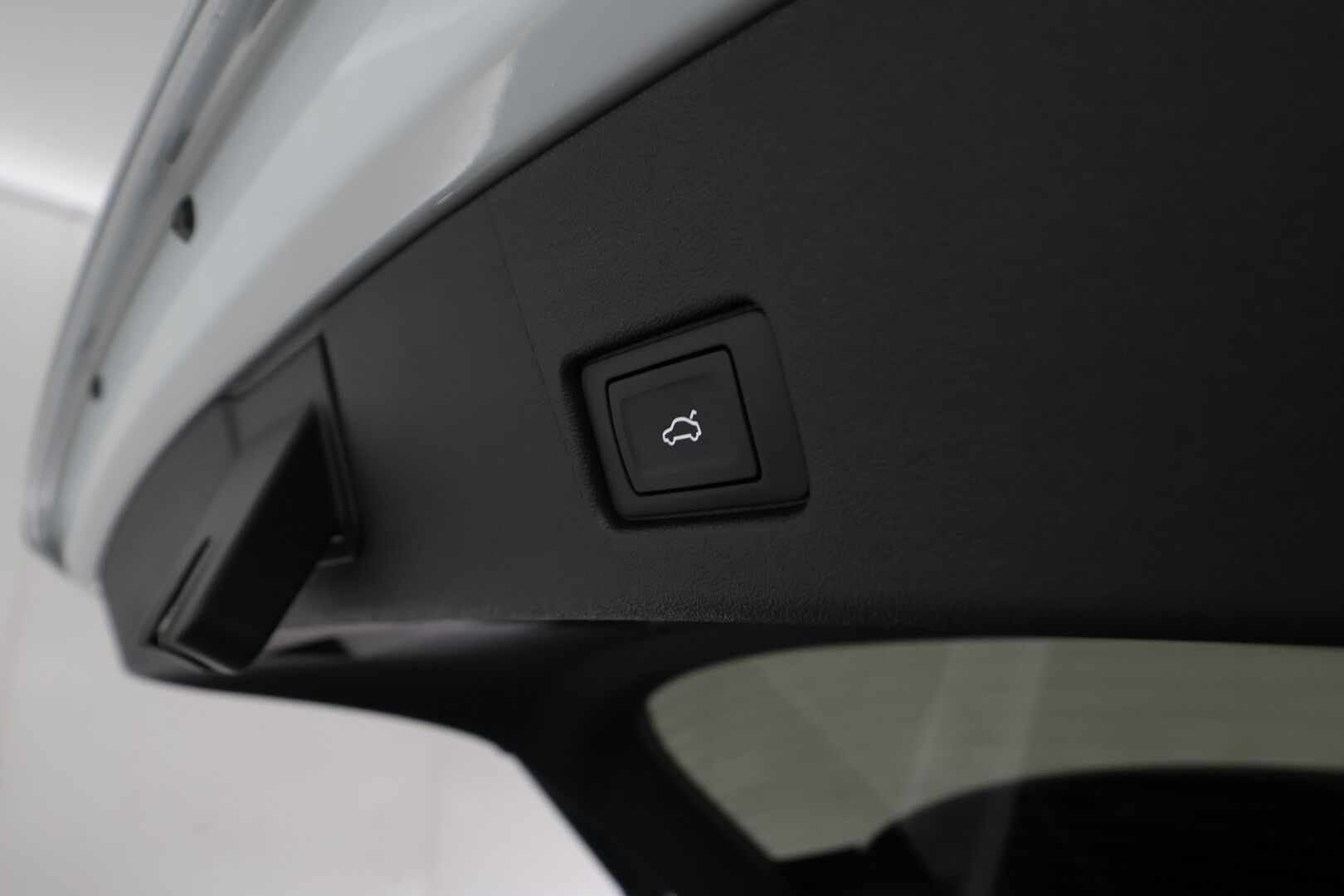 AUDI Q4 E-TRON 2023 40 e-tron S-line - | ACC | ILP | 2x S-Line | Puolinahat | Sporttipenkit | P.kamera | Kaistavahti | Digimittaristo | Sähk. takaluukku | 2x renkaat aluin | ALV |