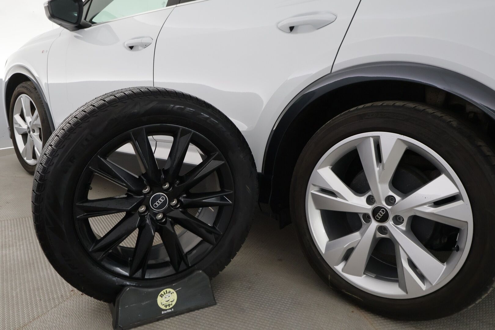 AUDI Q4 E-TRON 2023 40 e-tron S-line - | ACC | ILP | 2x S-Line | Puolinahat | Sporttipenkit | P.kamera | Kaistavahti | Digimittaristo | Sähk. takaluukku | 2x renkaat aluin | ALV |