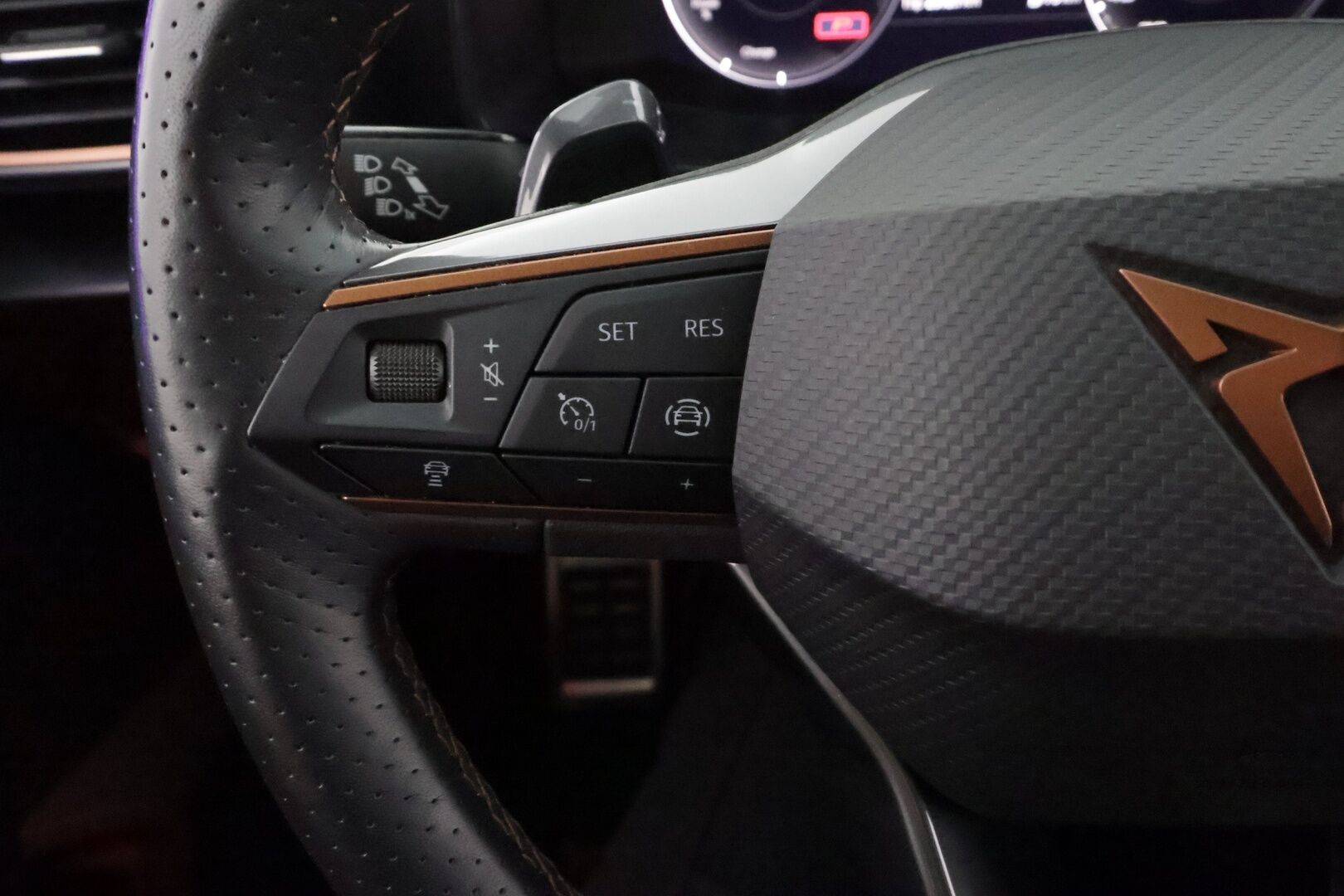 CUPRA LEON SPORTSTOURER 2022  1.4 e-Hybrid 180kW DSG - | ACC | Koukku | DCC | Puolinahat | P.kamera | Ambient light | Keyless | Digimittaristo | Lane Assist | Lämm. ratti | Sähk. takaluukku | Merkkihuollot |