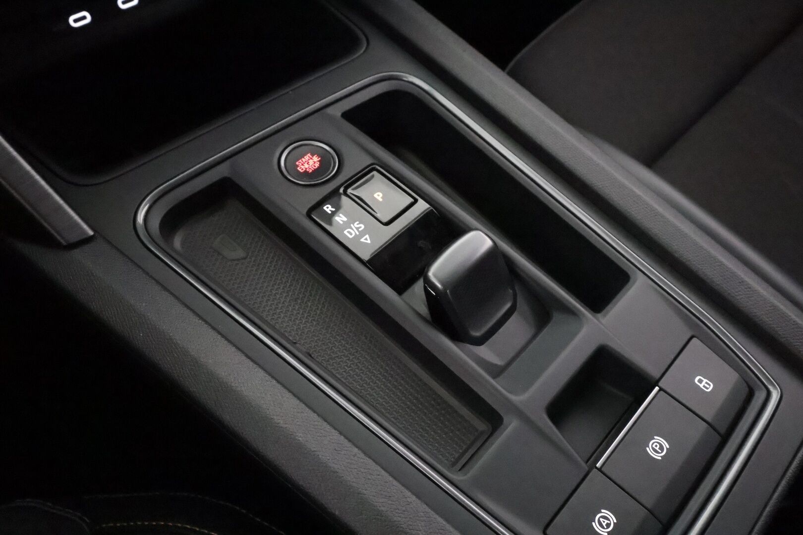 CUPRA LEON SPORTSTOURER 2022  1.4 e-Hybrid 180kW DSG - | ACC | Koukku | DCC | Puolinahat | P.kamera | Ambient light | Keyless | Digimittaristo | Lane Assist | Lämm. ratti | Sähk. takaluukku | Merkkihuollot |
