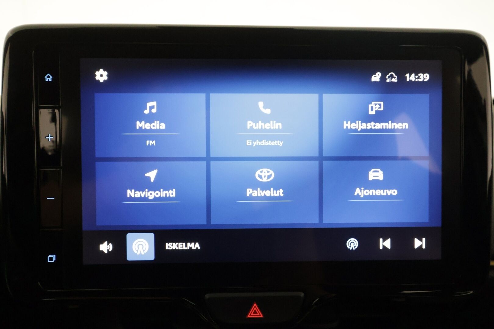 TOYOTA YARIS CROSS 2023 1,5 Hybrid AWD-i Premium - | ACC | Puolinahat | P.kamera ja tutkat | LED | Keyless | LTA | BSM | Lämm. ratti | Navi | Apple & Android | Langaton lataus | Merkkihuollot | 