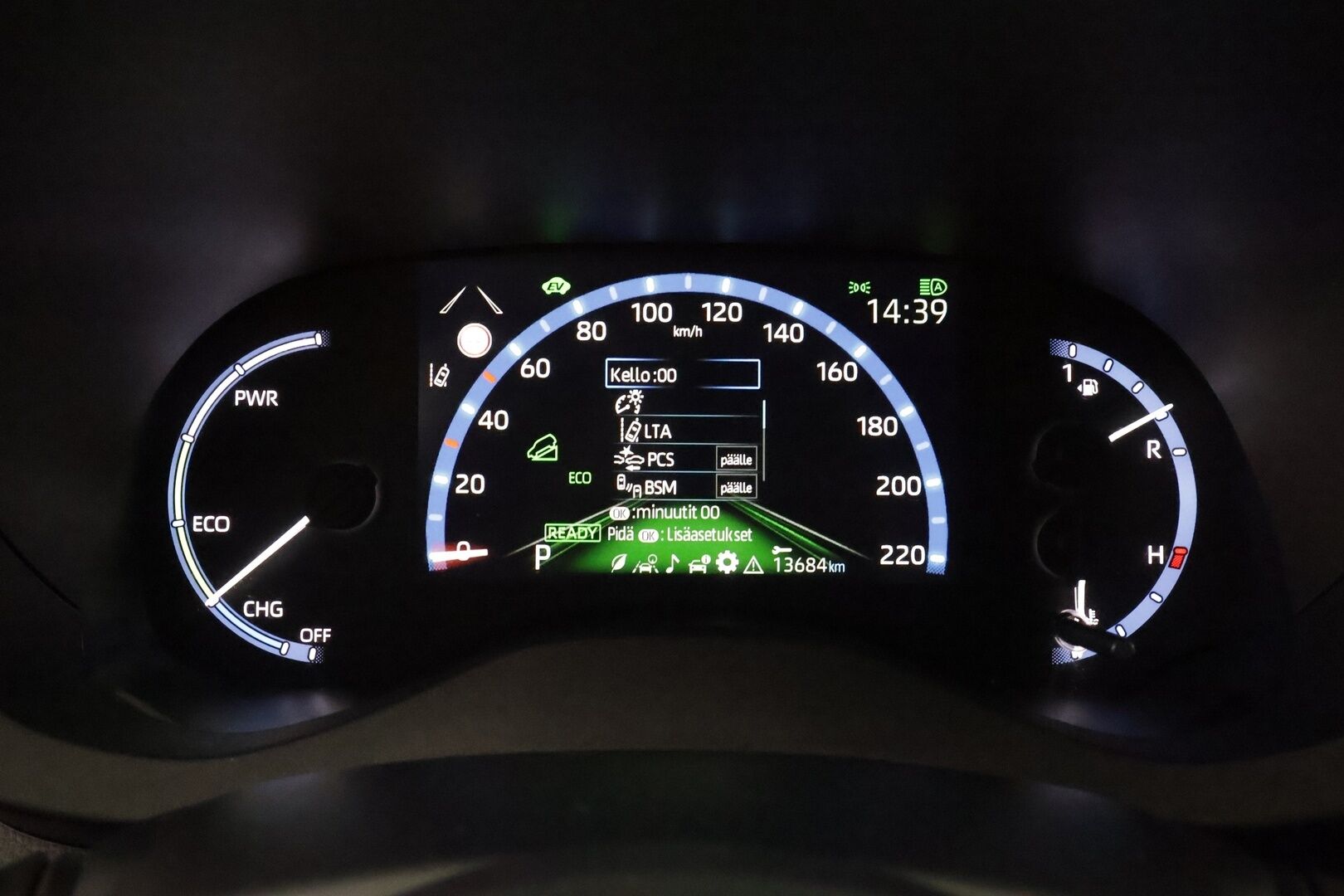 TOYOTA YARIS CROSS 2023 1,5 Hybrid AWD-i Premium - | ACC | Puolinahat | P.kamera ja tutkat | LED | Keyless | LTA | BSM | Lämm. ratti | Navi | Apple & Android | Langaton lataus | Merkkihuollot | 