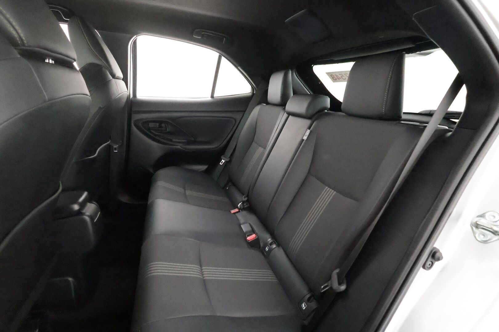 TOYOTA YARIS CROSS 2023 1,5 Hybrid AWD-i Premium - | ACC | Puolinahat | P.kamera ja tutkat | LED | Keyless | LTA | BSM | Lämm. ratti | Navi | Apple & Android | Langaton lataus | Merkkihuollot | 