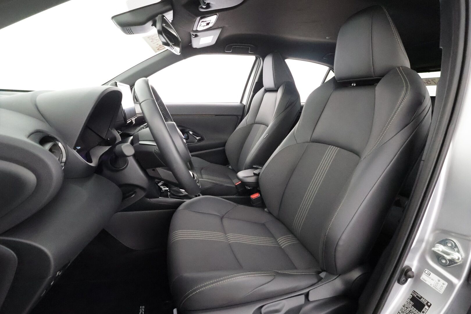 TOYOTA YARIS CROSS 2023 1,5 Hybrid AWD-i Premium - | ACC | Puolinahat | P.kamera ja tutkat | LED | Keyless | LTA | BSM | Lämm. ratti | Navi | Apple & Android | Langaton lataus | Merkkihuollot | 