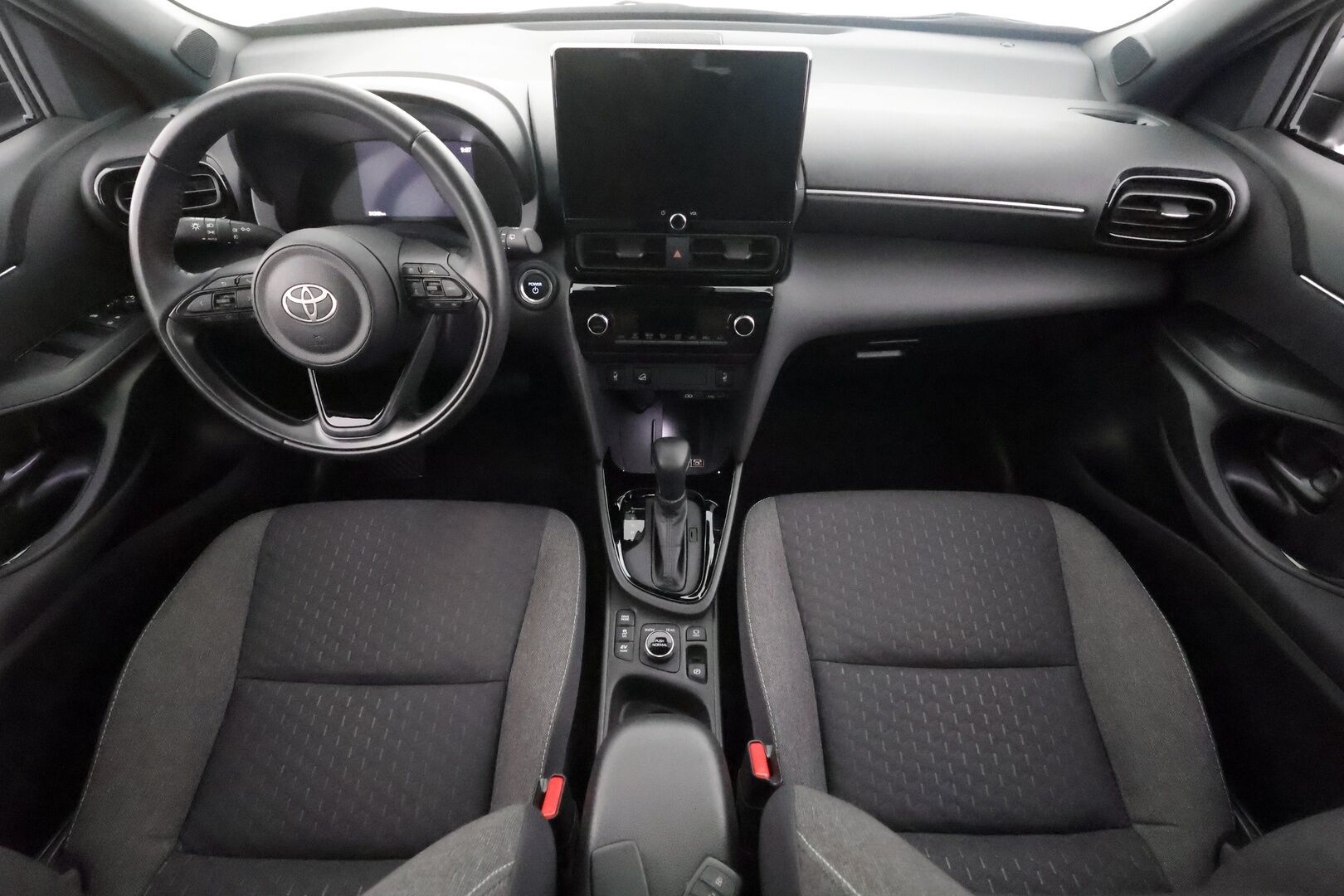 TOYOTA YARIS CROSS 2025 1,5 Hybrid AWD-i Intense - | ACC | LED | P.Kamera | Navi | Kaistavahti | Keyless | PDA | Facelift | Merkkihuollot |