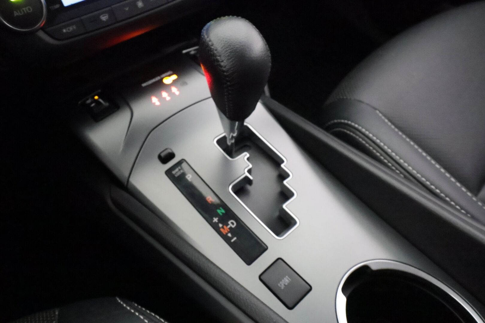 Toyota Avensis 2017 1,8 Valvematic Premium Touring Sports - | Vakkari | Lohko | Puolinahat | P.Kamera | Keyless | Lämmitettävät Pyyhkijät | Kahdet Renkaat |