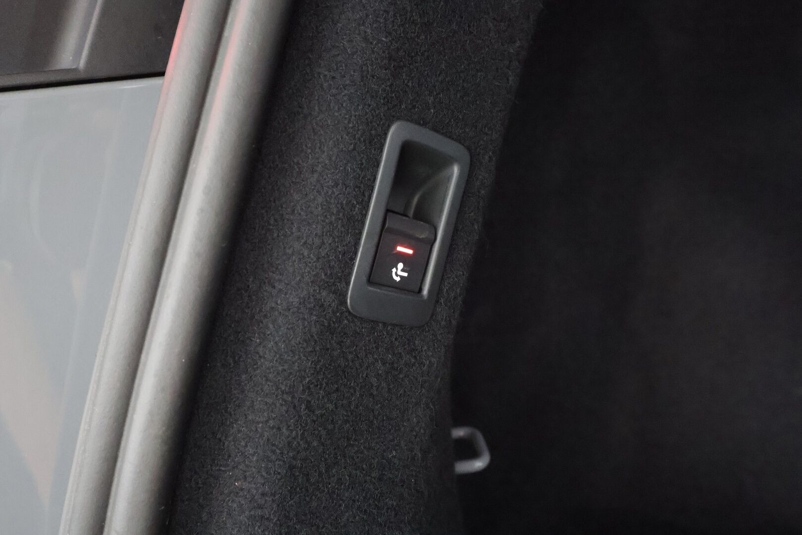 AUDI Q4 E-TRON 2023 50 E-Tron Quattro - | ILP | Koukku | ACC | LED | P.Kamera | Sporttipenkit | Kaistavahti | Digimittaristo | Apple&Android | Kahdet renkaat | Merkkihuollot | - KORKO VAIN 3,99 %