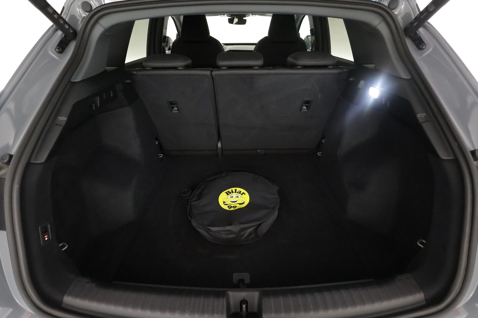 AUDI Q4 E-TRON 2023 50 E-Tron Quattro - | ILP | Koukku | ACC | LED | P.Kamera | Sporttipenkit | Kaistavahti | Digimittaristo | Apple&Android | Kahdet renkaat | Merkkihuollot | - KORKO VAIN 3,99 %