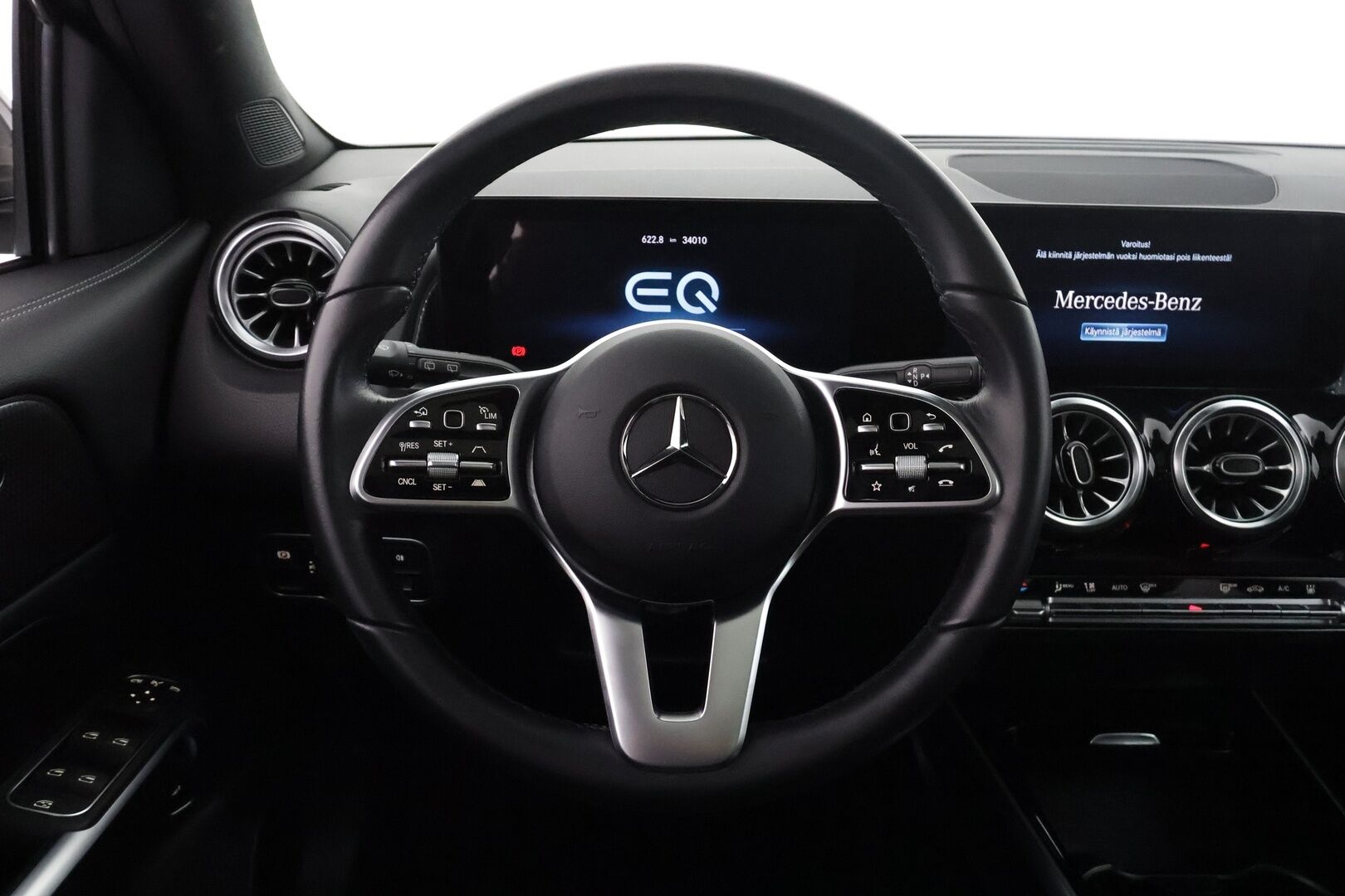 MERCEDES-BENZ EQB 2023 300 4Matic 7p - | Distronic+ | Lisälämmitin | Panorama | Puolinahat | Widescreen | Keyless | P.Kamera | LED High Performance | Keyless | Kahdet Renkaat |