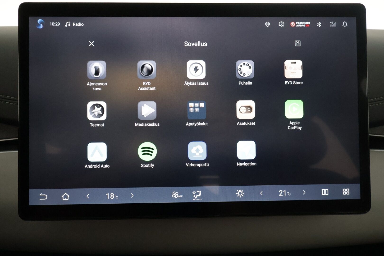 BYD SEAL 6 DM-i 2025 Touring Comfort - | ACC | Nahkaverhoilu | Sähköpenkit | P.kamera | Keyless | LED | Lane Assist | BSM | RCTA | Apple & Android | Sähk. takaluukku | Digimittaristo | 