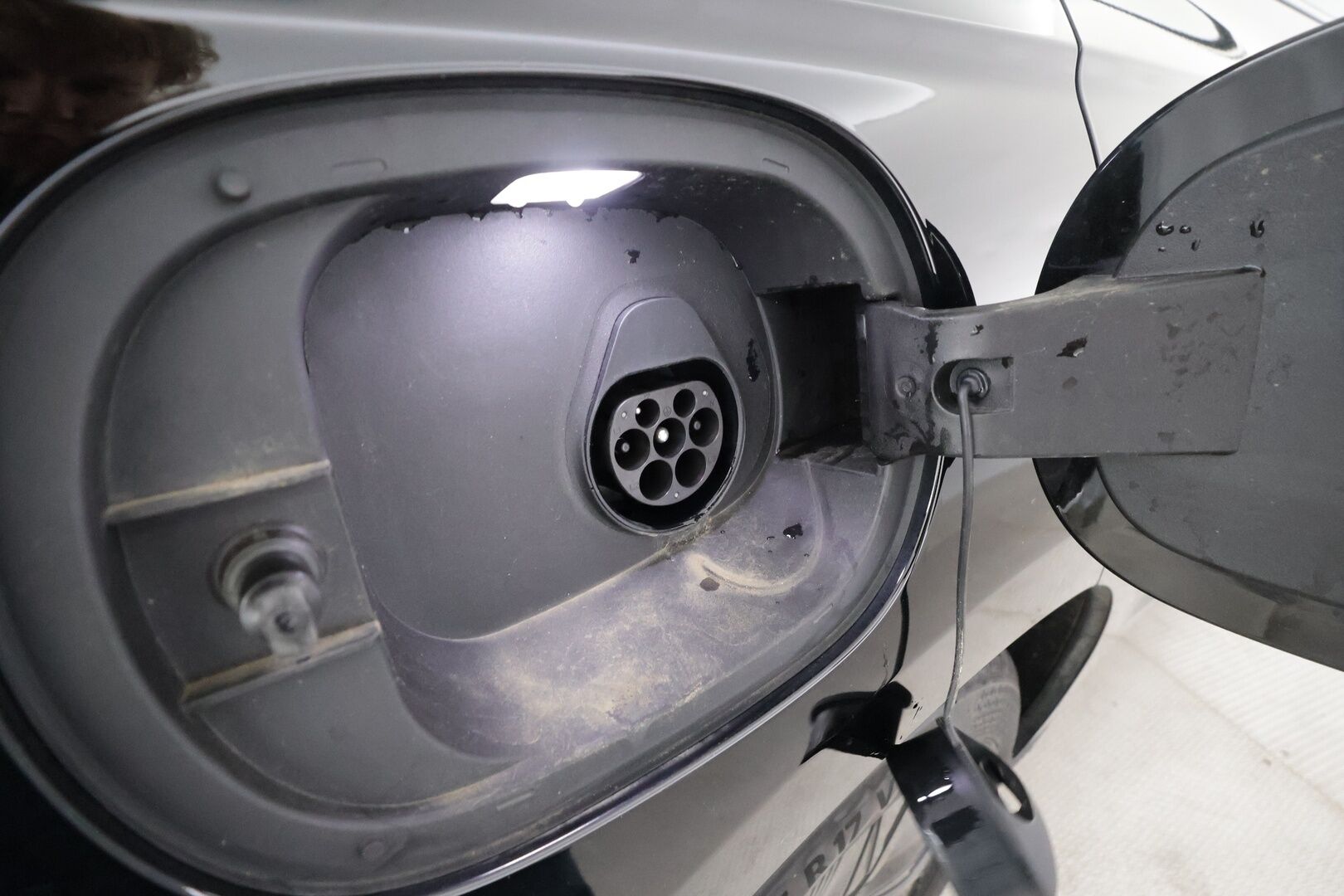 BYD SEAL 6 DM-i 2025 Touring Comfort - | ACC | Nahkaverhoilu | Sähköpenkit | P.kamera | Keyless | LED | Lane Assist | BSM | RCTA | Apple & Android | Sähk. takaluukku | Digimittaristo | 