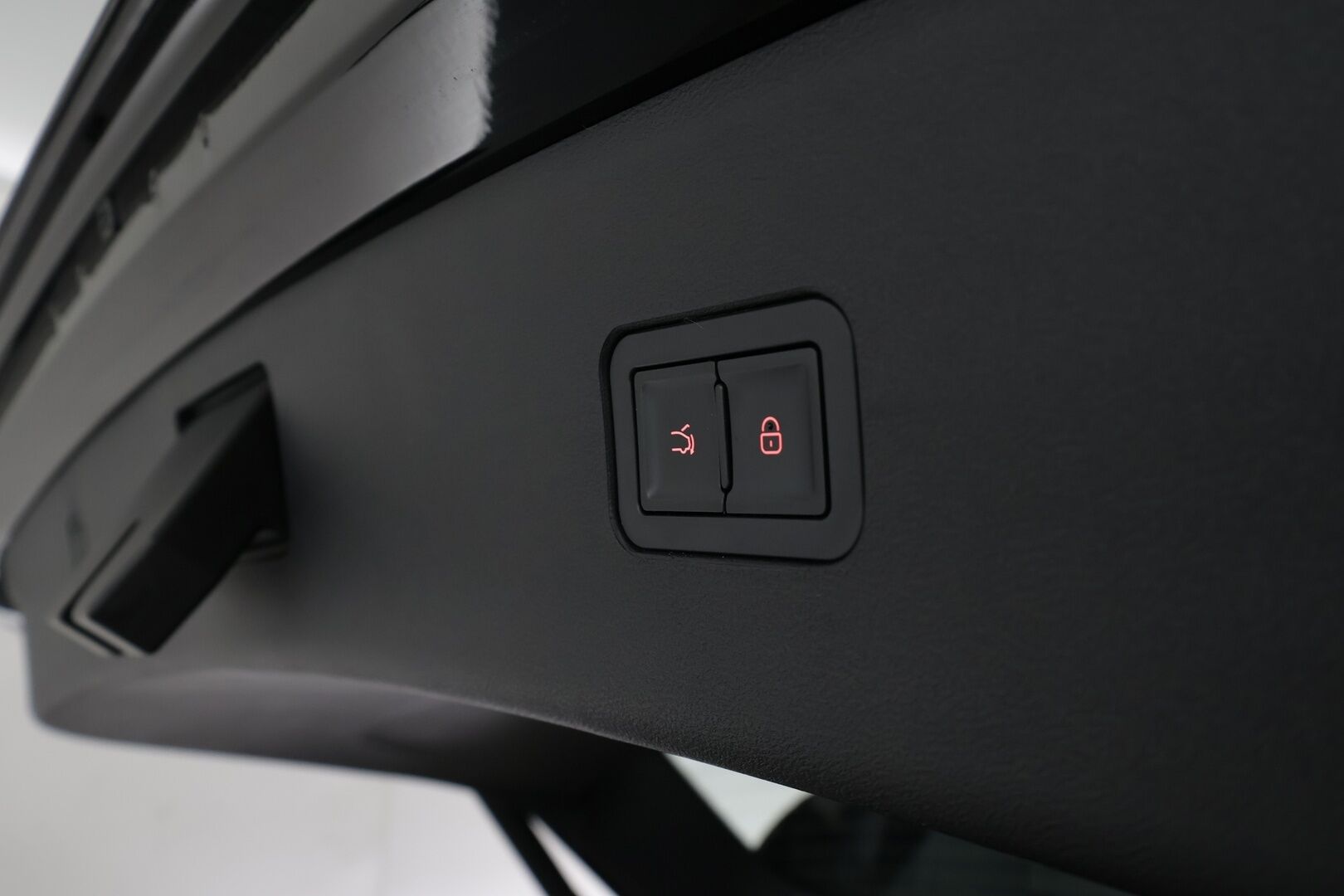 BYD SEAL 6 DM-i 2025 Touring Comfort - | ACC | Nahkaverhoilu | Sähköpenkit | P.kamera | Keyless | LED | Lane Assist | BSM | RCTA | Apple & Android | Sähk. takaluukku | Digimittaristo | 