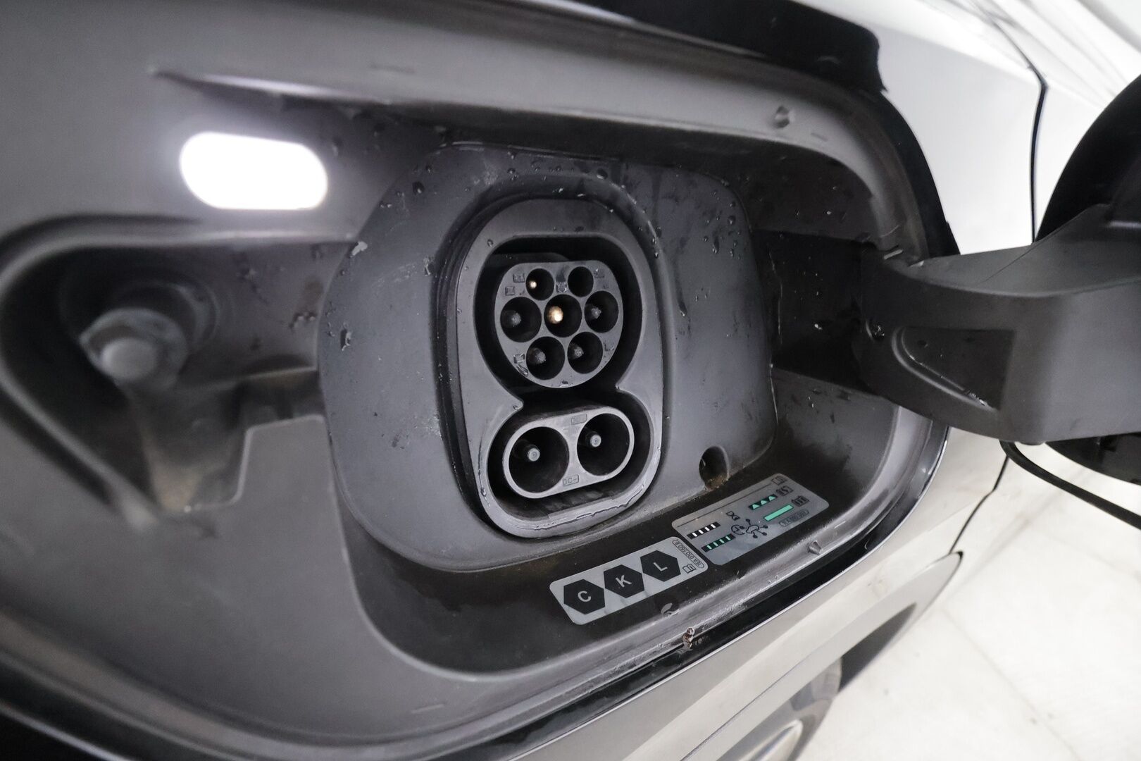 VOLKSWAGEN ID.5 2023 GTX - | ACC | ILP | Koukku | Matrix-LED | Puolinahat | P.Kamera | Ratinlämmitys | Digimittaristo | Navi | Keyless | Merkkihuollettu | Kahdet Renkaat |
